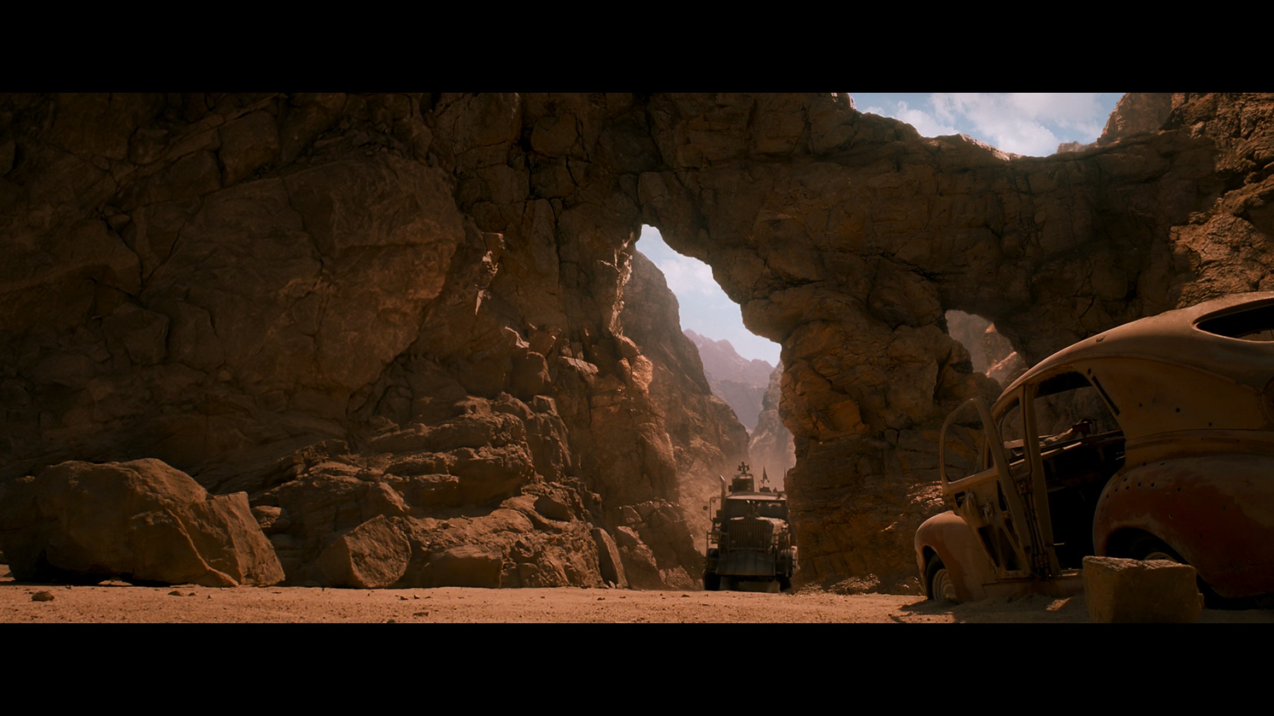 Mad Max- Fury Road_t02.mkv_20260526_113055.529.jpg