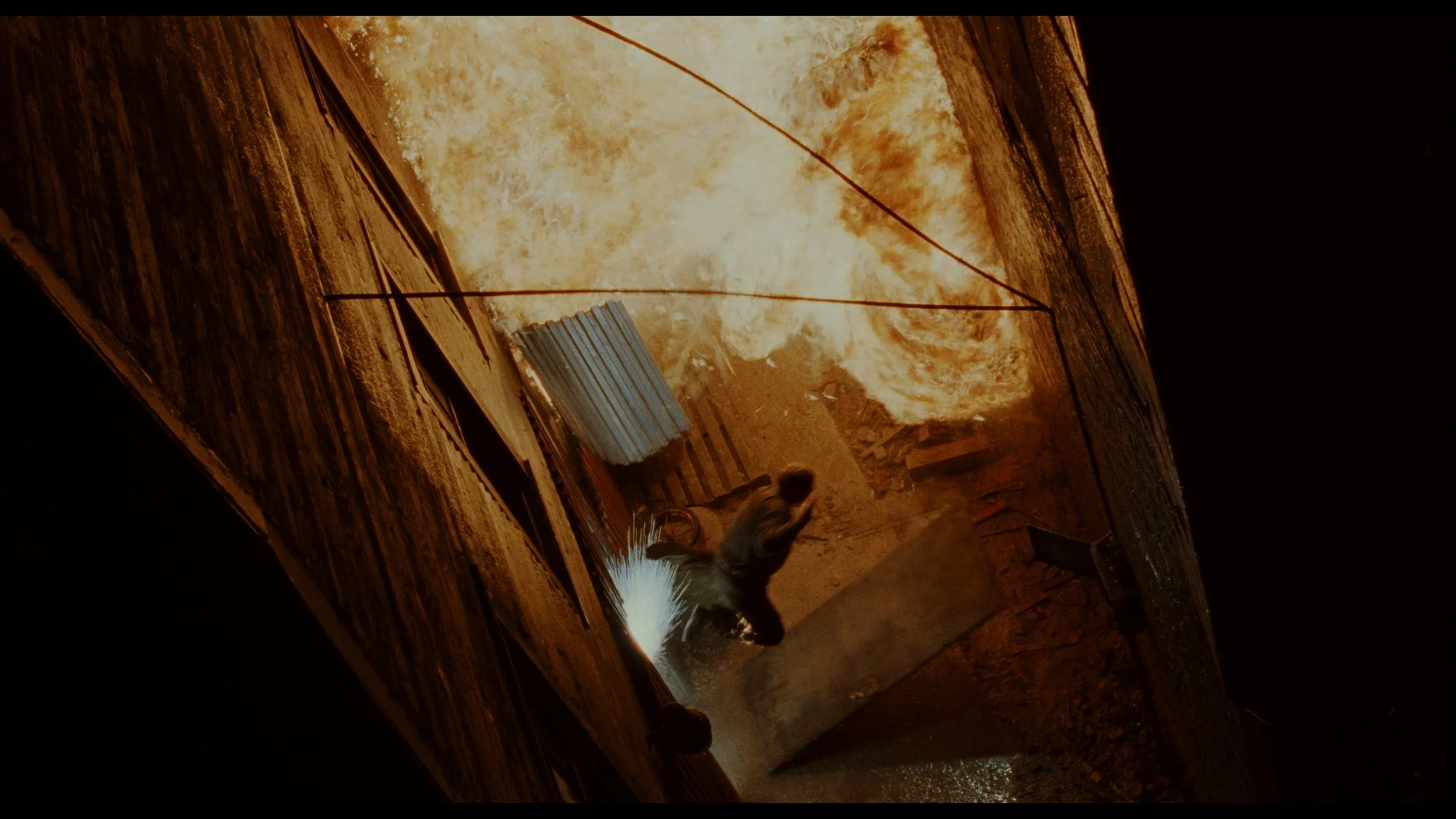 The Crow (Remastered)_t00.mkv_20260516_004758.569.jpg
