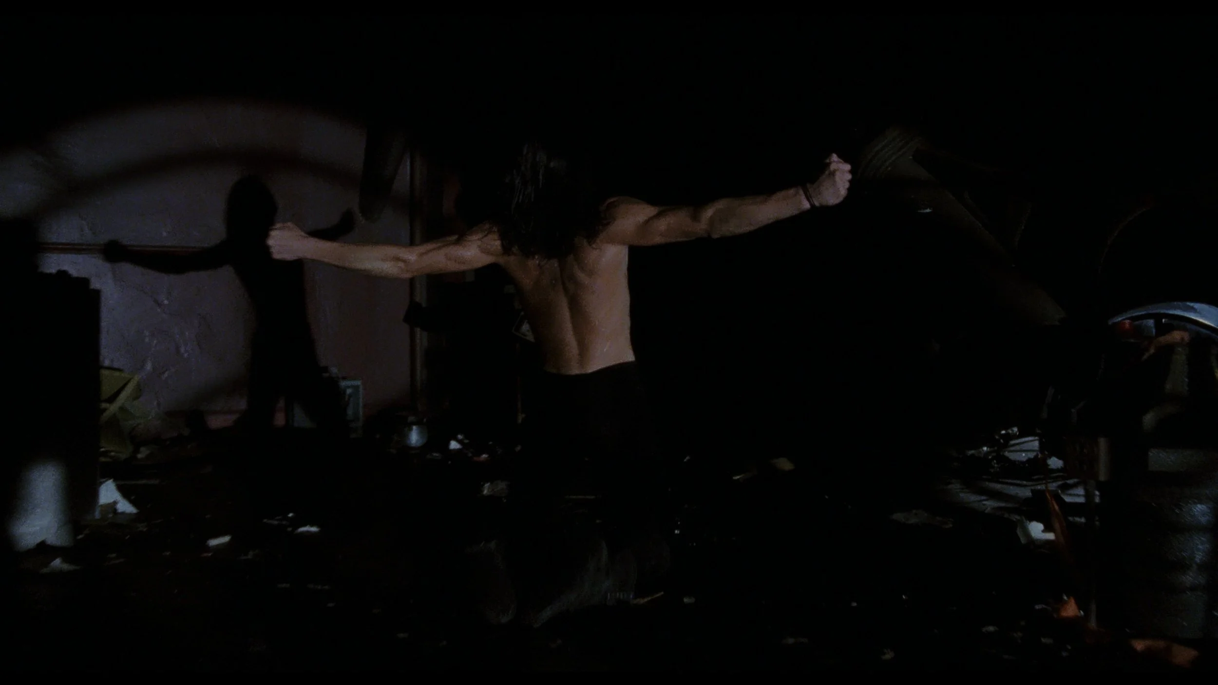 The Crow (Remastered)_t00.mkv_20260516_003943.046.jpg