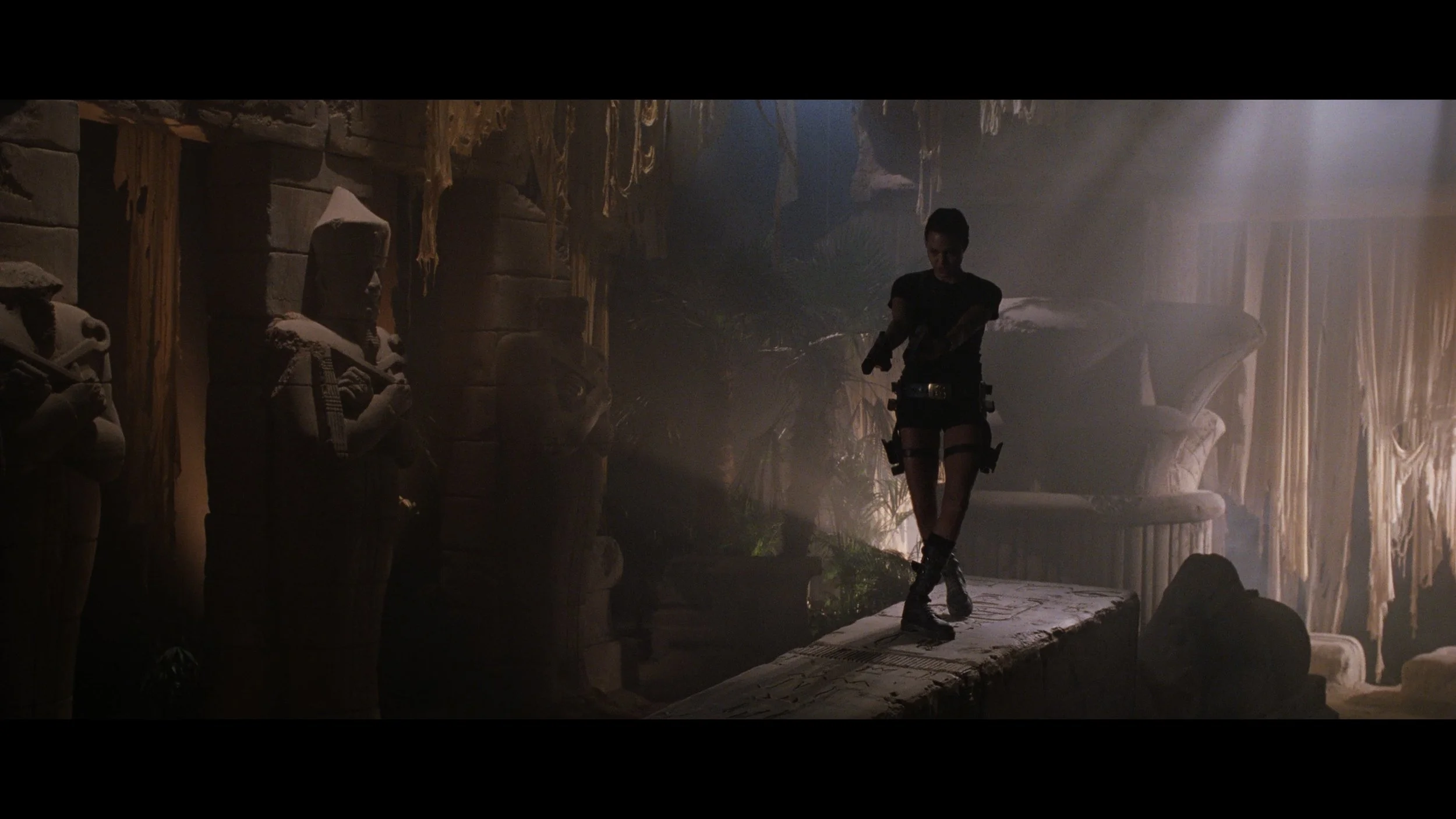 Lara Croft- Tomb Raider_t00.mkv_20260511_125738.943.jpg