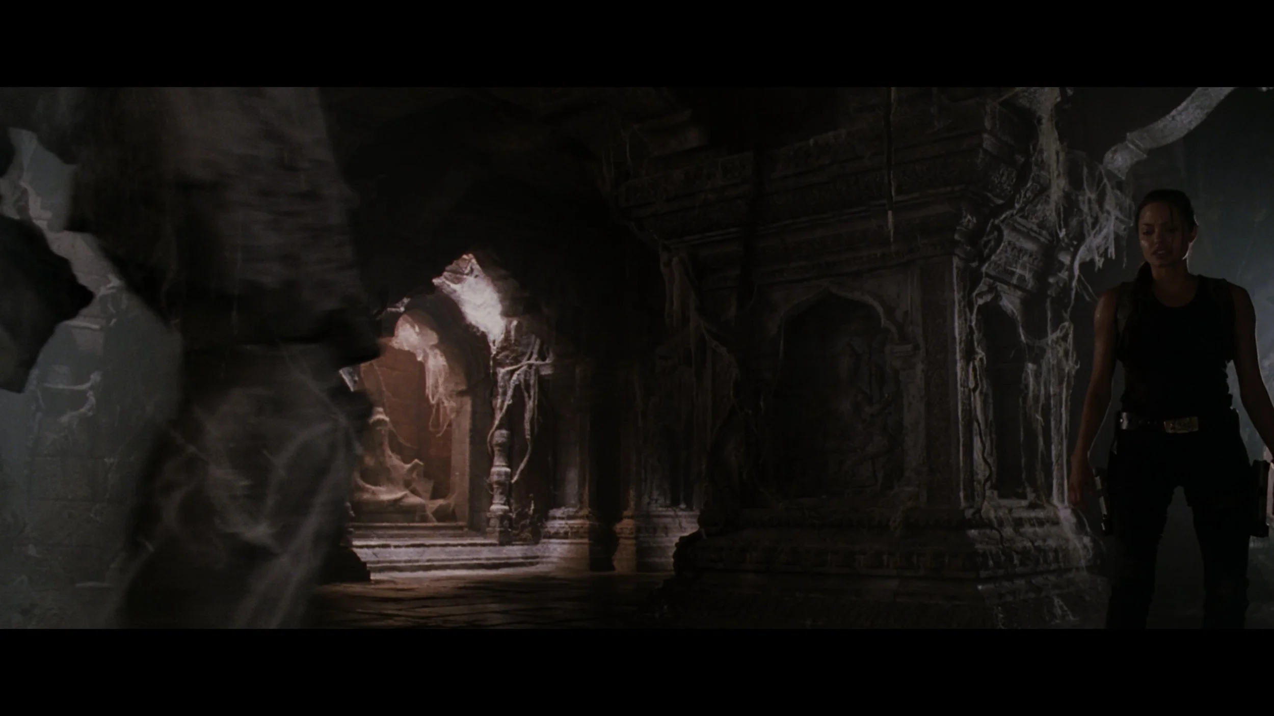 Lara Croft- Tomb Raider_t00.mkv_20260511_131110.606.jpg