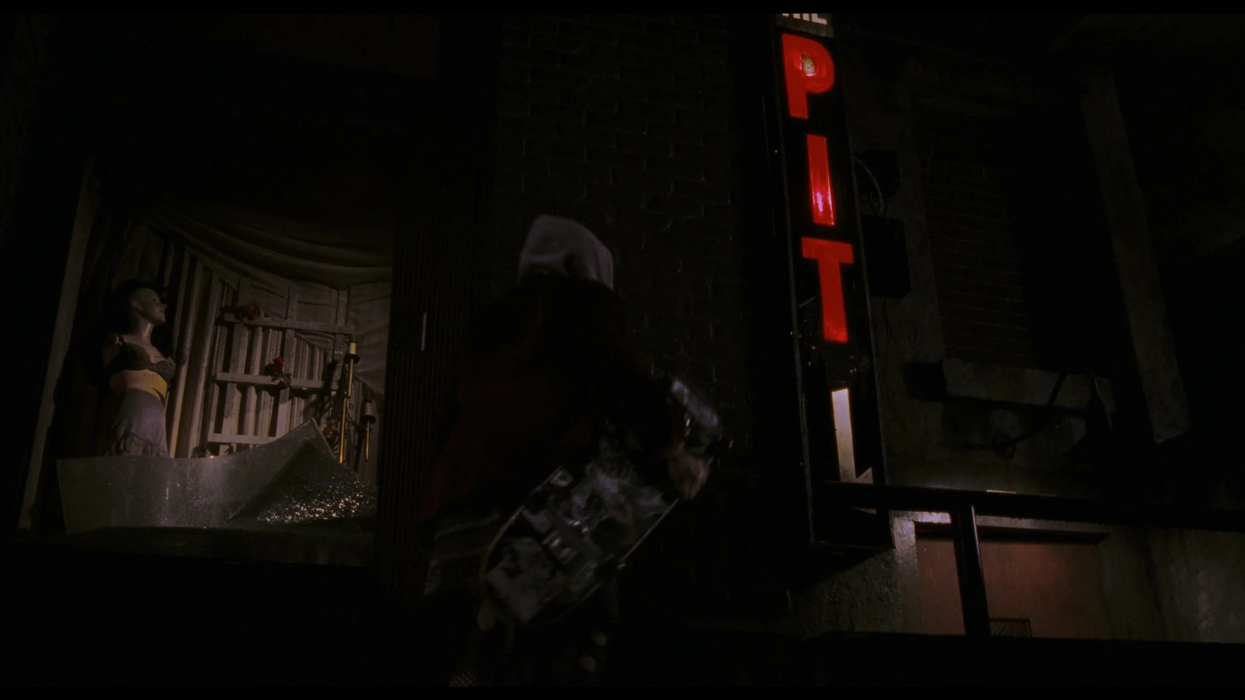 The Crow (Remastered)_t00.mkv_20260516_004524.342.jpg