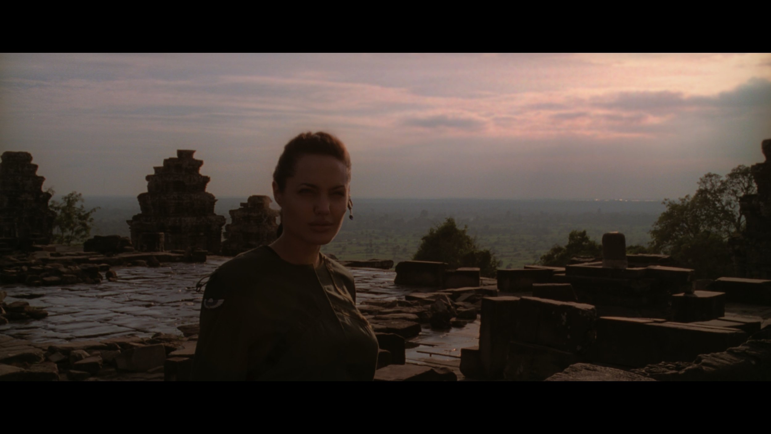 Lara Croft- Tomb Raider_t00.mkv_20260511_130755.647.jpg