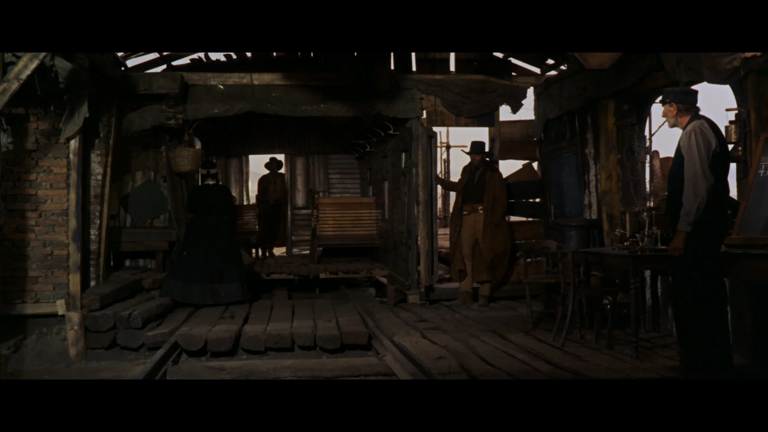 Once Upon a Time in the West_t00.mkv_20260903_172315.110.jpg