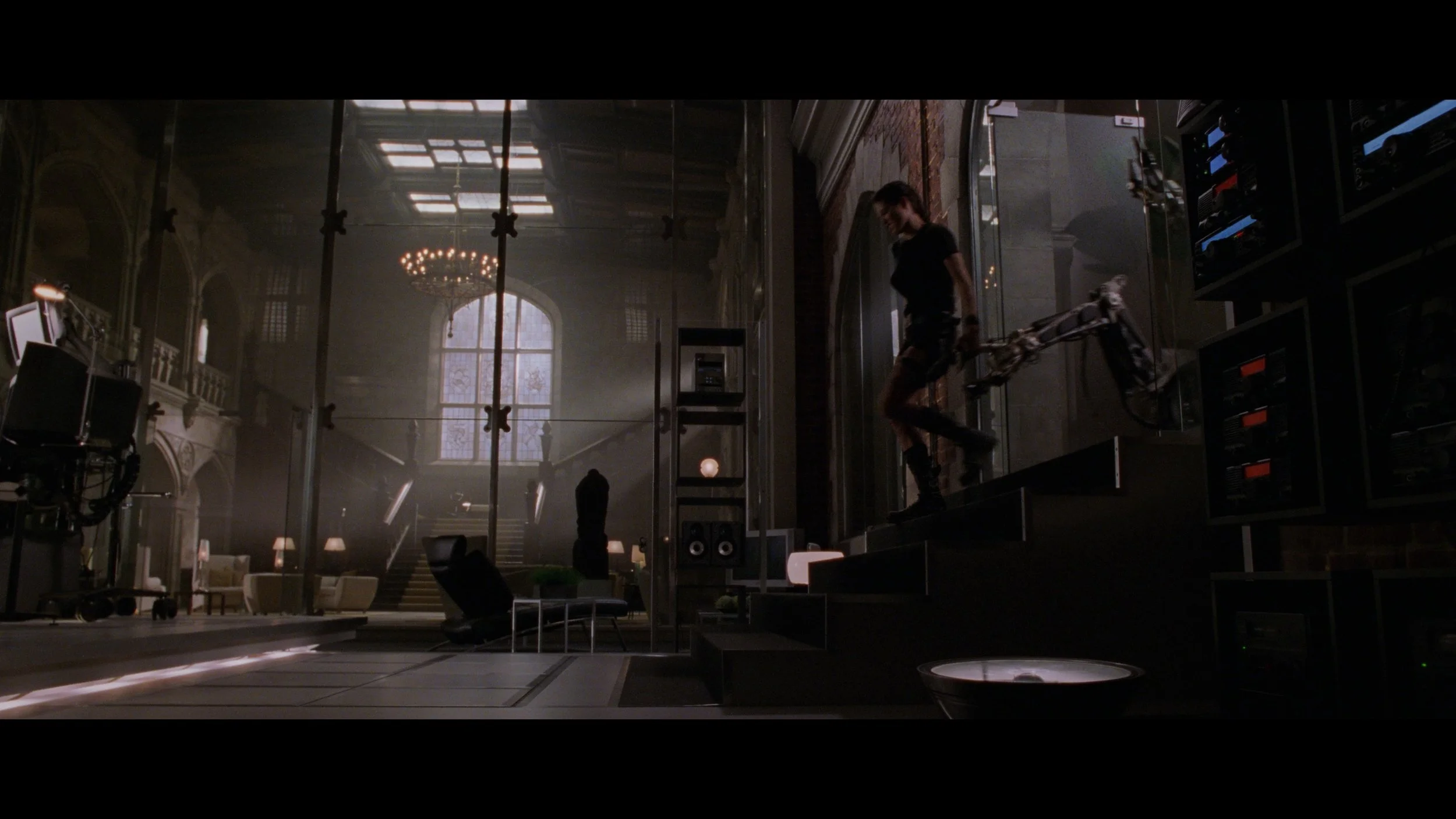 Lara Croft- Tomb Raider_t00.mkv_20260511_125824.453.jpg