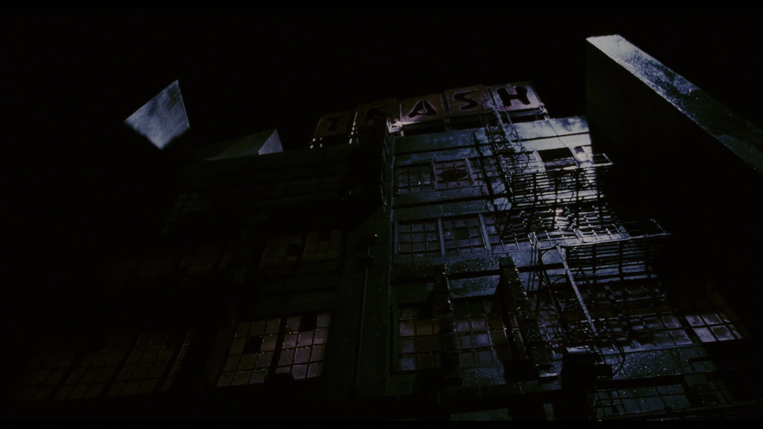The Crow (Remastered)_t00.mkv_20260516_005240.655.jpg