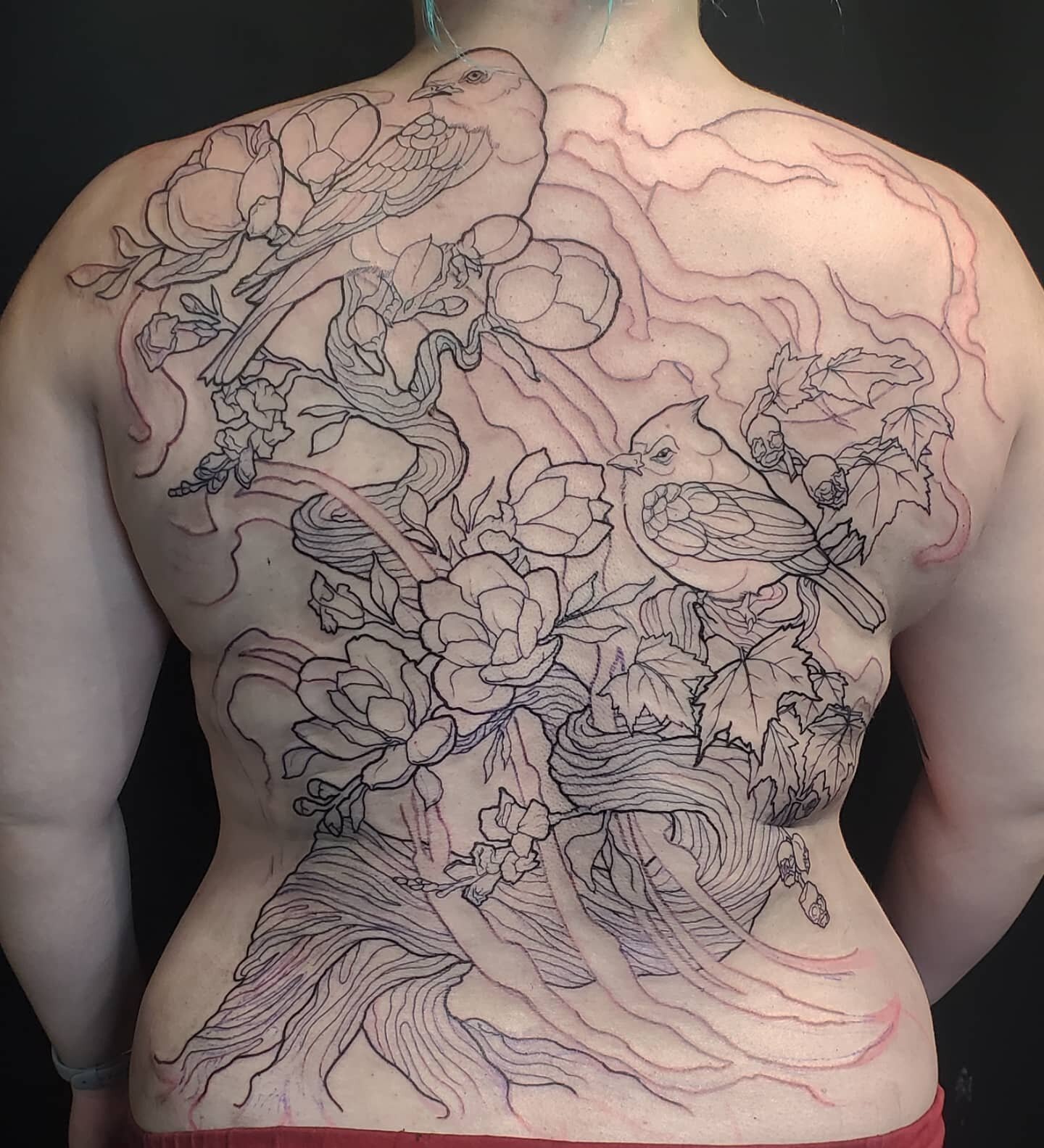 We lined this backpiece in about 3 hours or so, and Kate sat like a champion. So excited to get back into this, and so pleased with the composition.
.
.
.
.
#tattoosnob #nouveau #skinartmag #inkedmag #tattooartistmagazine #pittsburghtattoo #ladytatto
