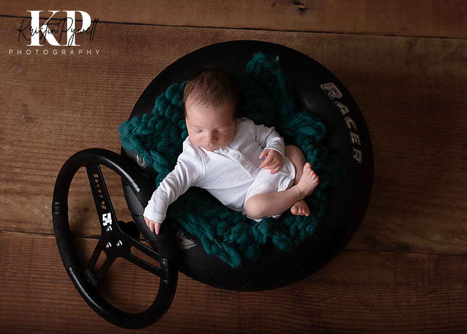 Paddy, the sleepiest newborn EVER!
#geelongnewborn #geelongnewbornphotographer #geelongbabyphotographer #newborn #newbornphotographer