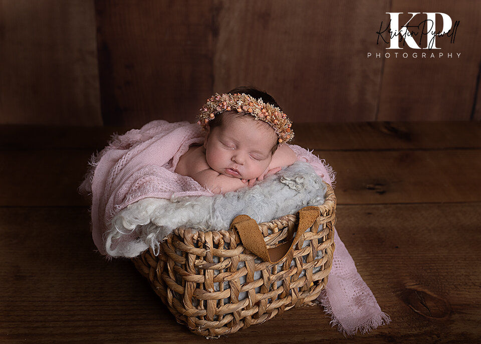 I have self appointed myself beautiful Lylah's Aunty, much like I did to her mother.
No regrets here, I just adore her.
#geelongnewborn #newborn #geelongnewbornphotographer #geelongbabyphotographer