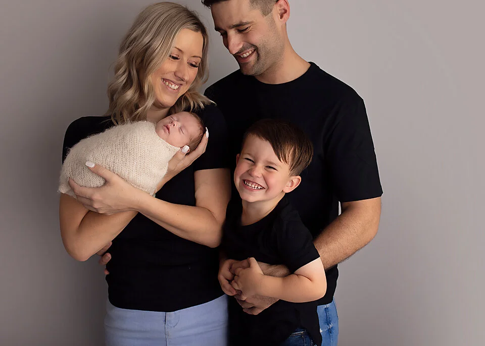 Geelong newborn photography
family photos with big brother