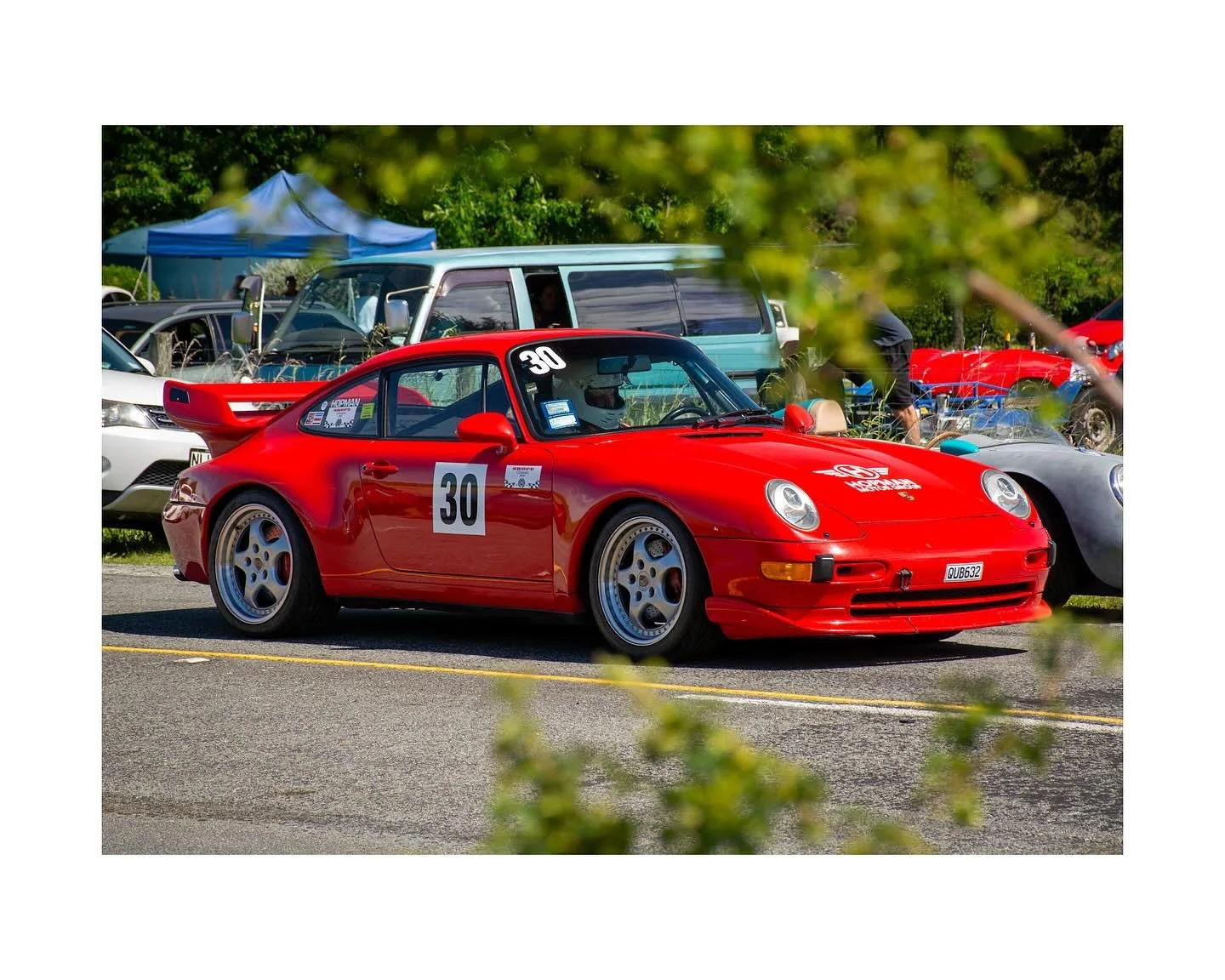 Caught this 993 flying up the hill at Hawkswood last year &mdash; great to see it back again in 2025, even if I didn&rsquo;t get any shots this time round. Such a cool car to see driven hard! 

-
-
-

#Porsche993 #Porsche911 #HawkswoodHillclimb #NZMo