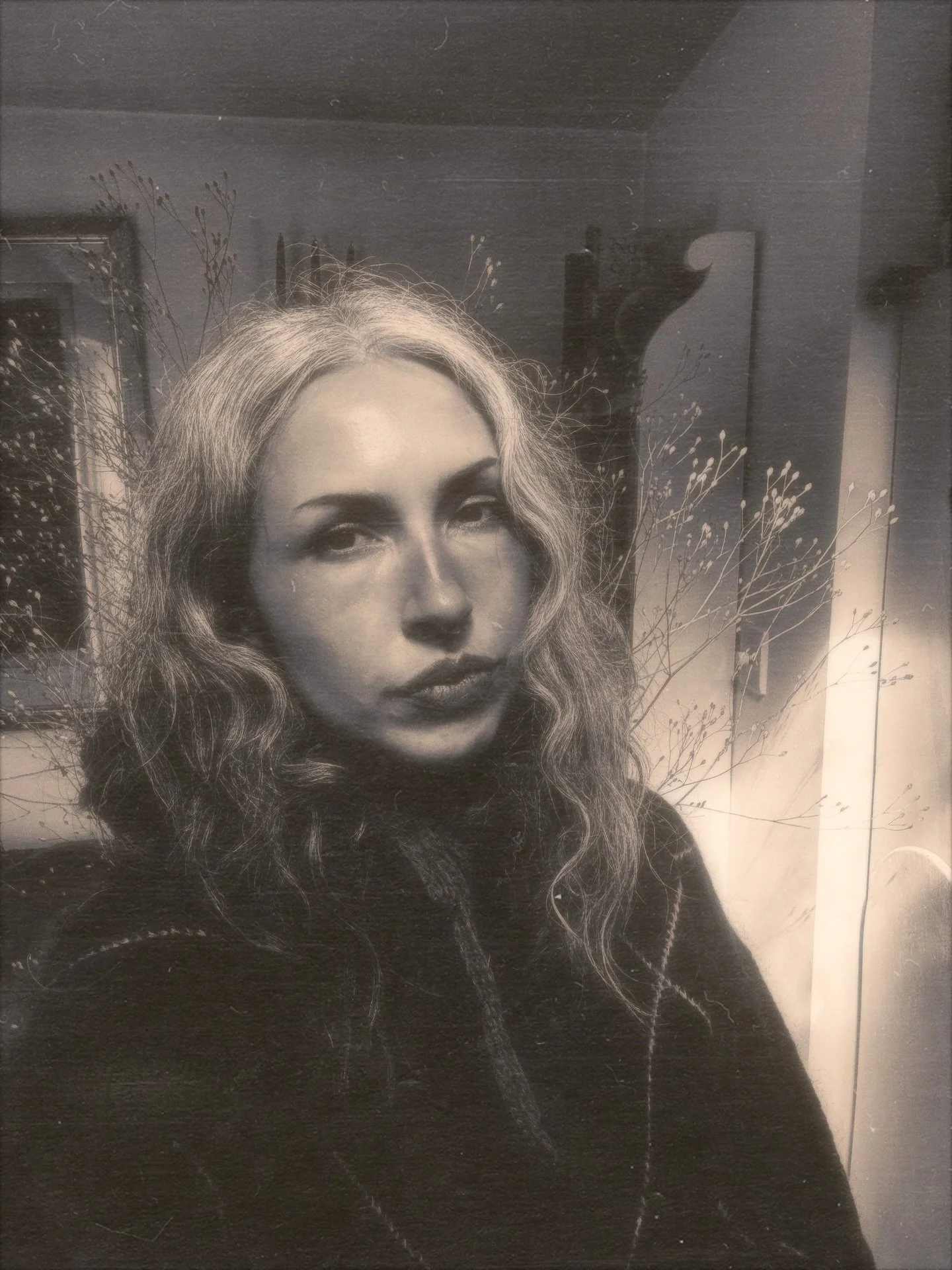 a moody lil summer dump to mark the equinox 🌸🌞🪽 thank you summer!! it&rsquo;s been hot and fun, and i&rsquo;m very ready for autumn now 🍂🕯️🪺✨