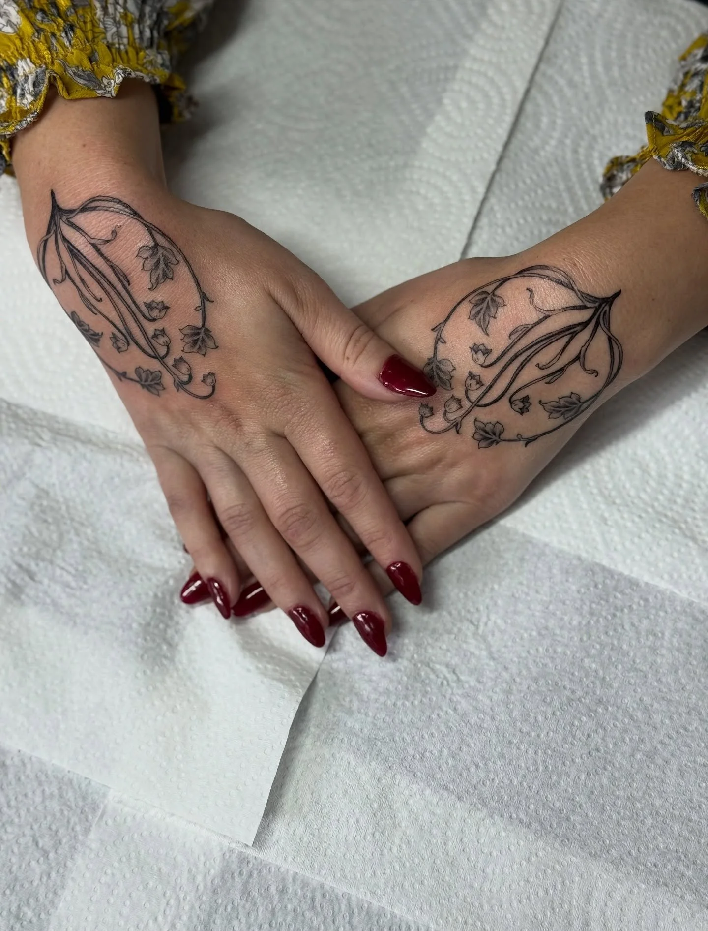 matching hands, for my friend and inspiration @rhrae &mdash; girl, thank you so fucking much, i can&rsquo;t even begin to say how much this meant to me 🌸✨❤️&zwj;🔥🗡️🥀 you&rsquo;re magic, and it was magic to make these for you!!