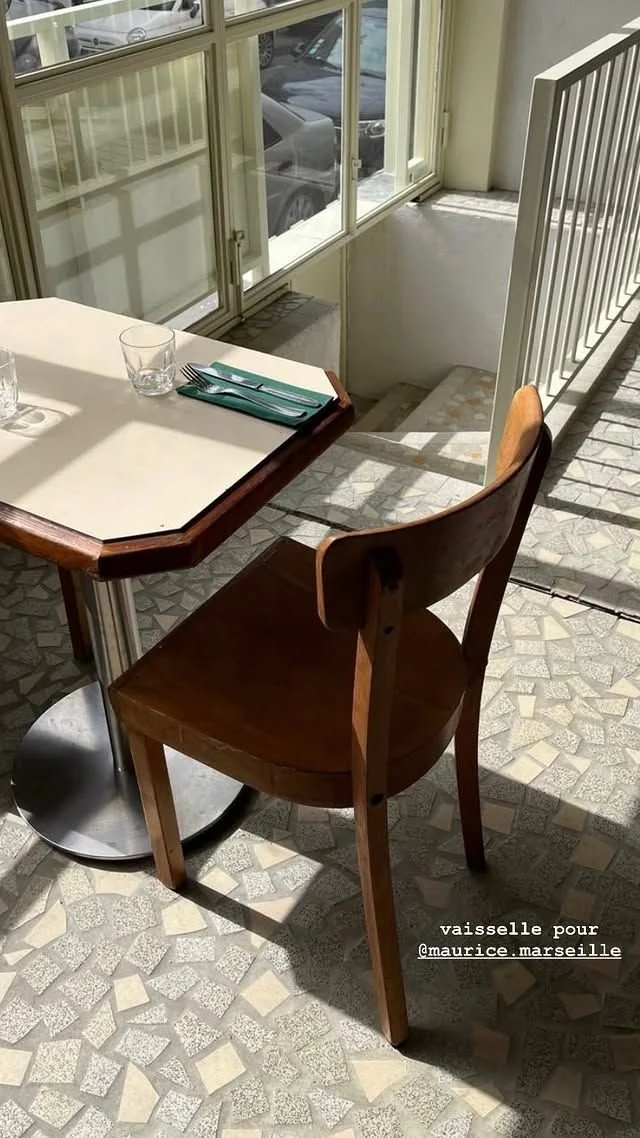 Vaisselle de seconde main pour ouverture de restaurant