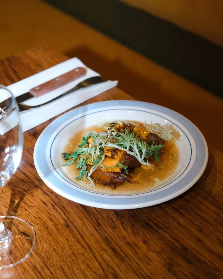 Vaisselle de seconde main pour ouverture de restaurant