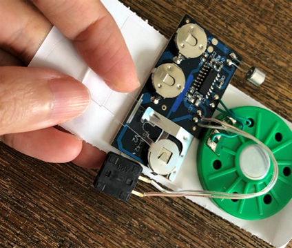 DIY voice recorder activity using simple electronic components for a sound STEM workshop