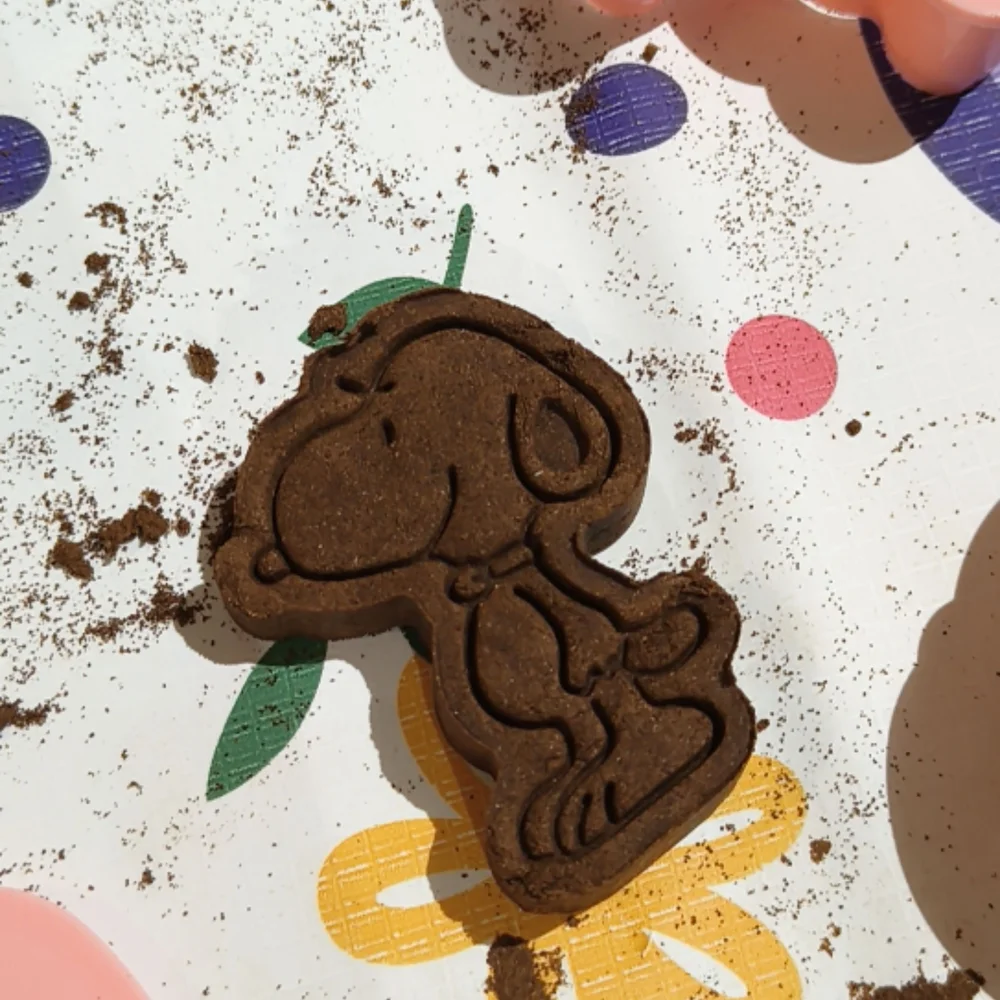 Ground coffee aromatic tablet workshop for a cafe activation in Singapore