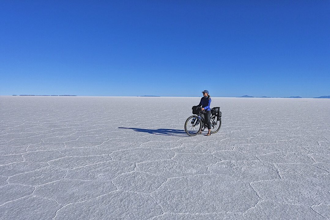 Constant thought: what planet am I on? 

Depth perception: zero

Sunburn: inevitable 

Soundtrack: crunching salt

The otherworldly landscape and experience of Bolivia&rsquo;s Salar de Uyuni 🚴&zwj;♀️ 🇧🇴 

#bikepacking #bolivia #salardeuyuni #biket