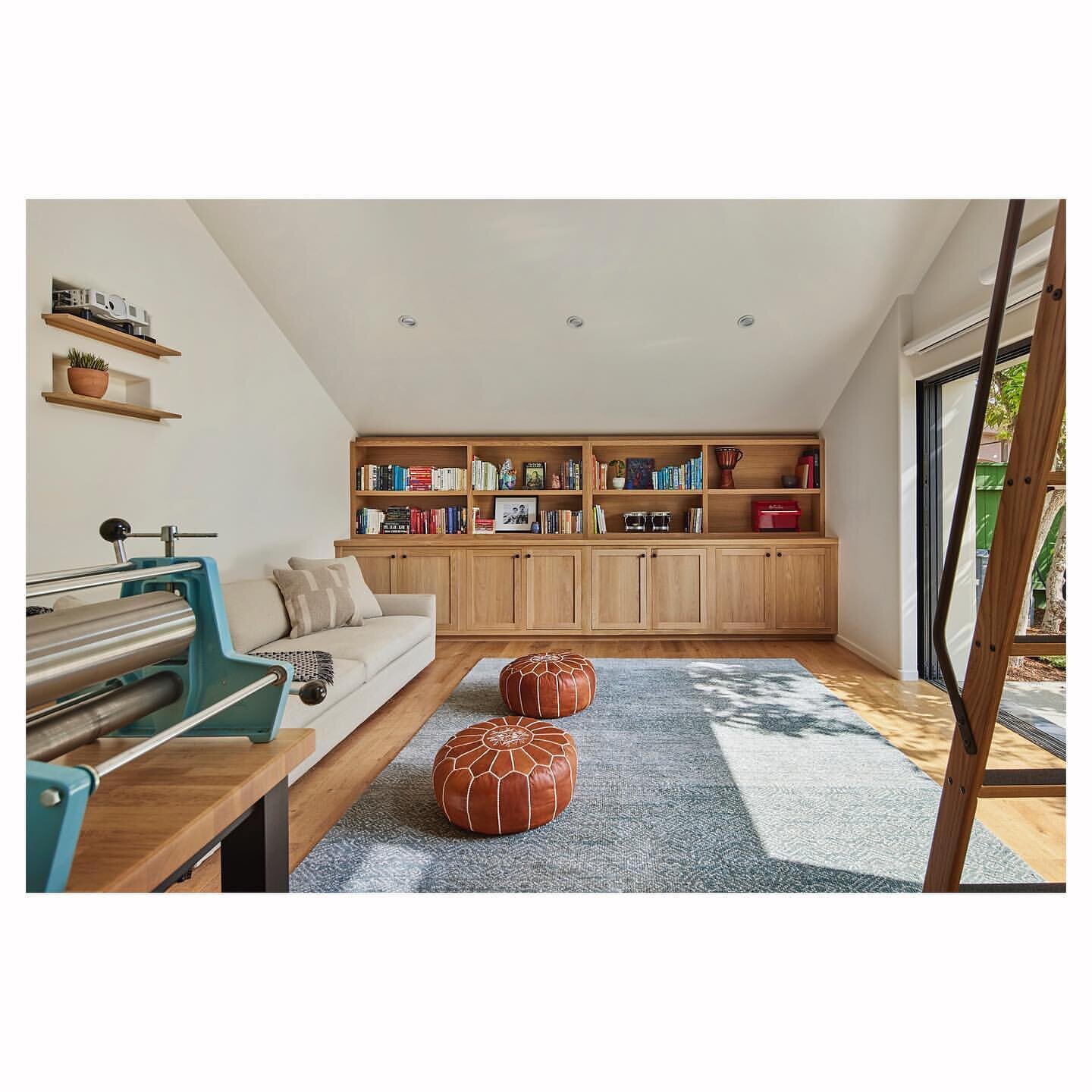 R A N C H O  H I G U E R A  A D U
The Craftsman-inspired accessory dwelling unit with loft in Culver City by @hsumccullough was just featured in @latimes ✨
Thank you to our wonderful clients entrusting us to return 6 years after finishing the additio