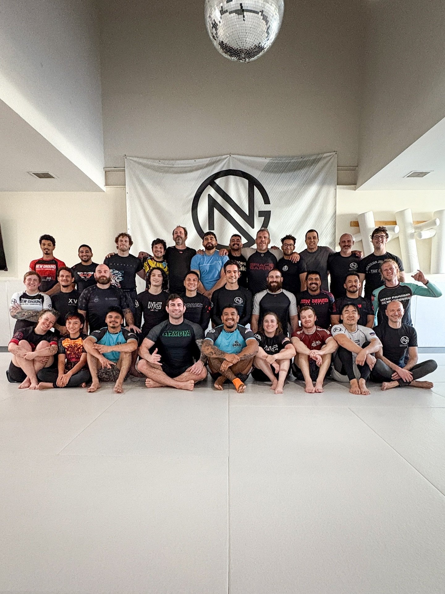 MASON FOWLER SEMINAR | Another successful seminar thanks to everyone that showed up today! Incredibly valuable information on guard passing and the pathways that Mason uses are so strong and precise.
&bull;
Huge thank you to @masonfowlerbjj for takin