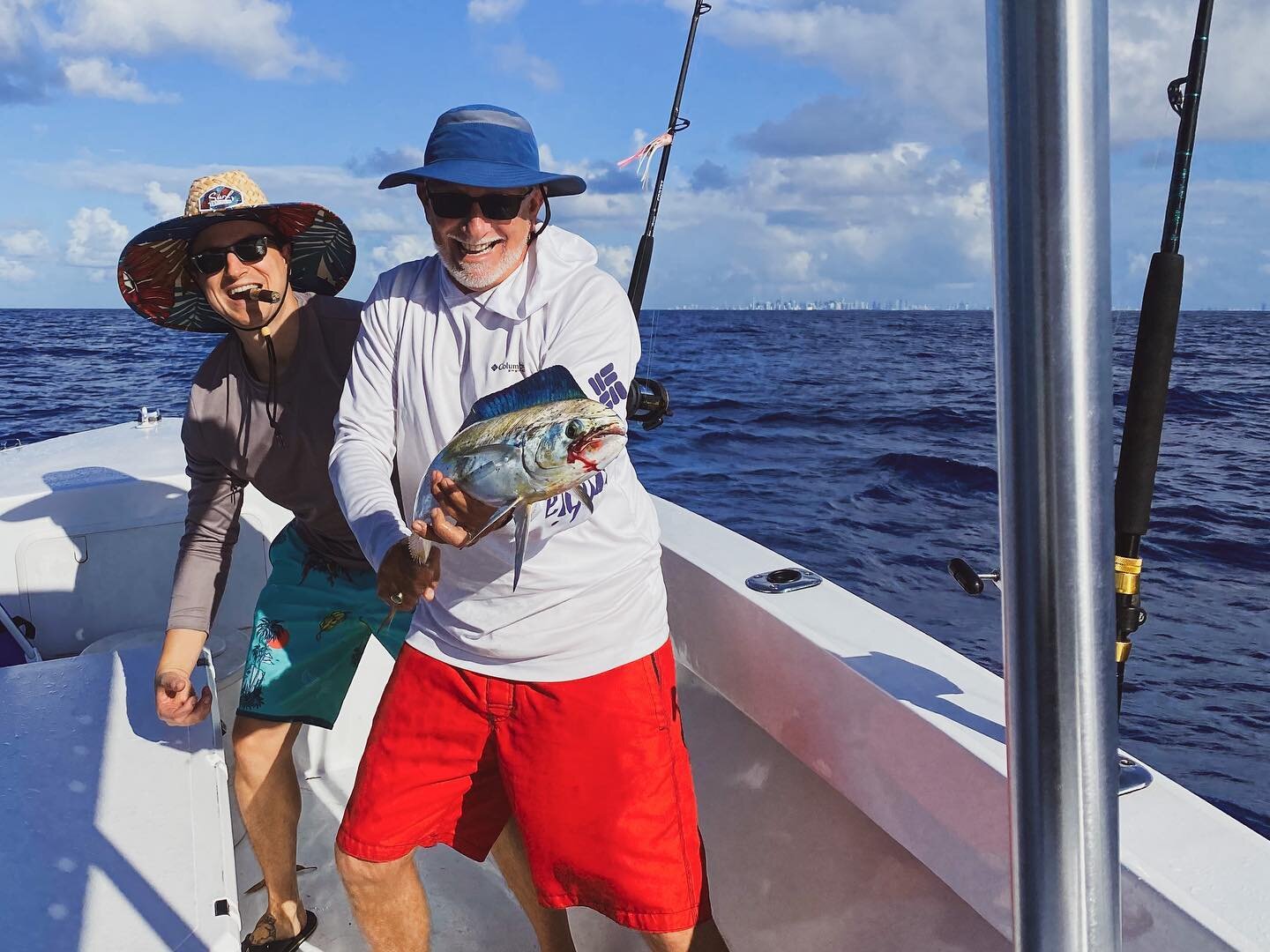 Saturday bite is On!! ☀️🎣
.
.
.
#lifeisgood #mahimahi #miami #themagiccity #miamioffthegrid #biscaynebay #rumrunners #stiltsville #biscaynenationalpark #downtownmiami #miamiriver #coconutgrove #florida #saltlife #boatlife #oceanic #oceanminded