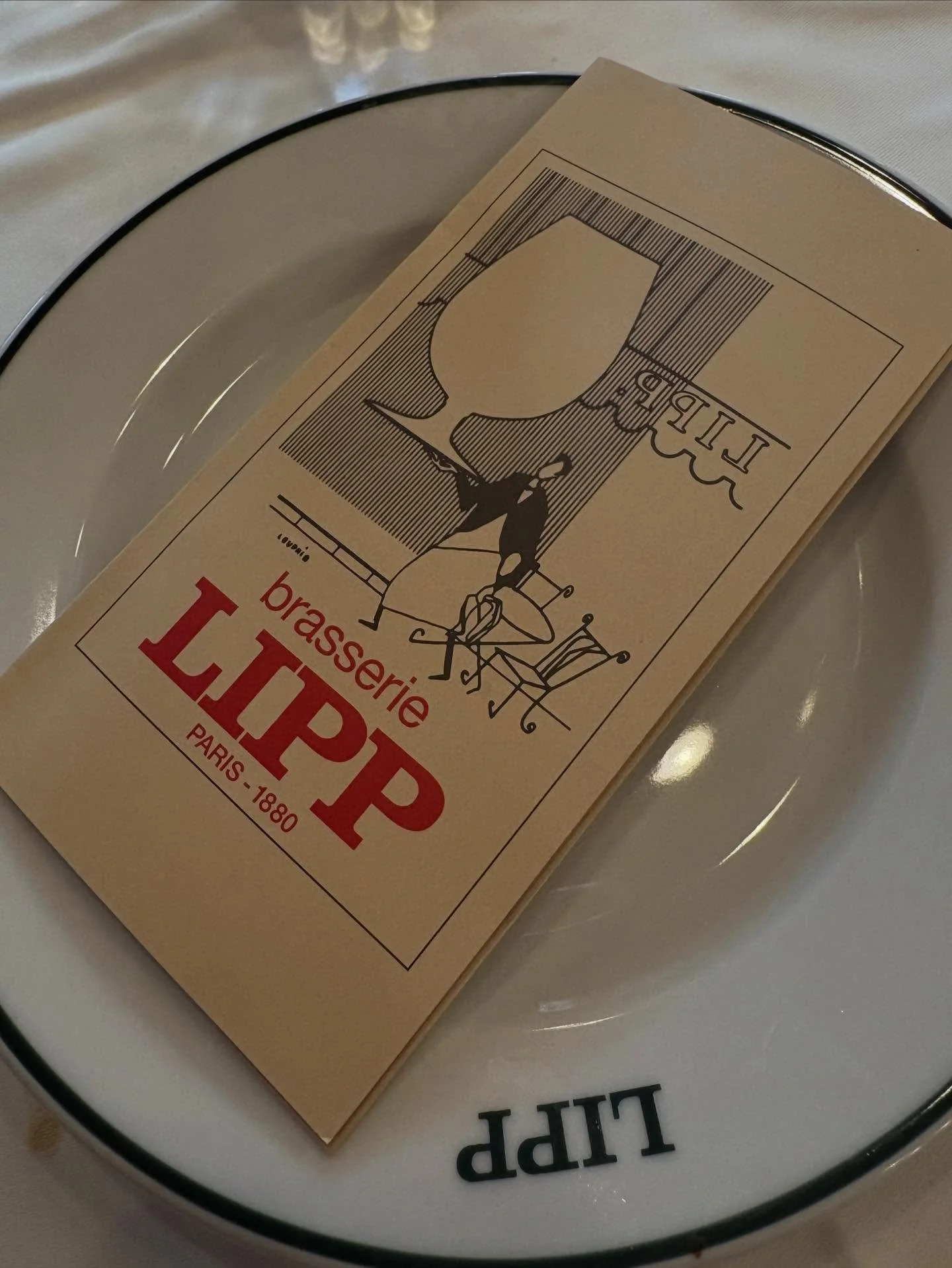 The Iconic Brasserie Lipp 

#typography #font #fontnerd #design #designinreallife #paris #brasserielipp #brasserie #brasserieparisienne #parisvibes #parislife #paris6 #parisdining #lesbrasseriescestparis #lipp #saintgermaindespr&egrave;s