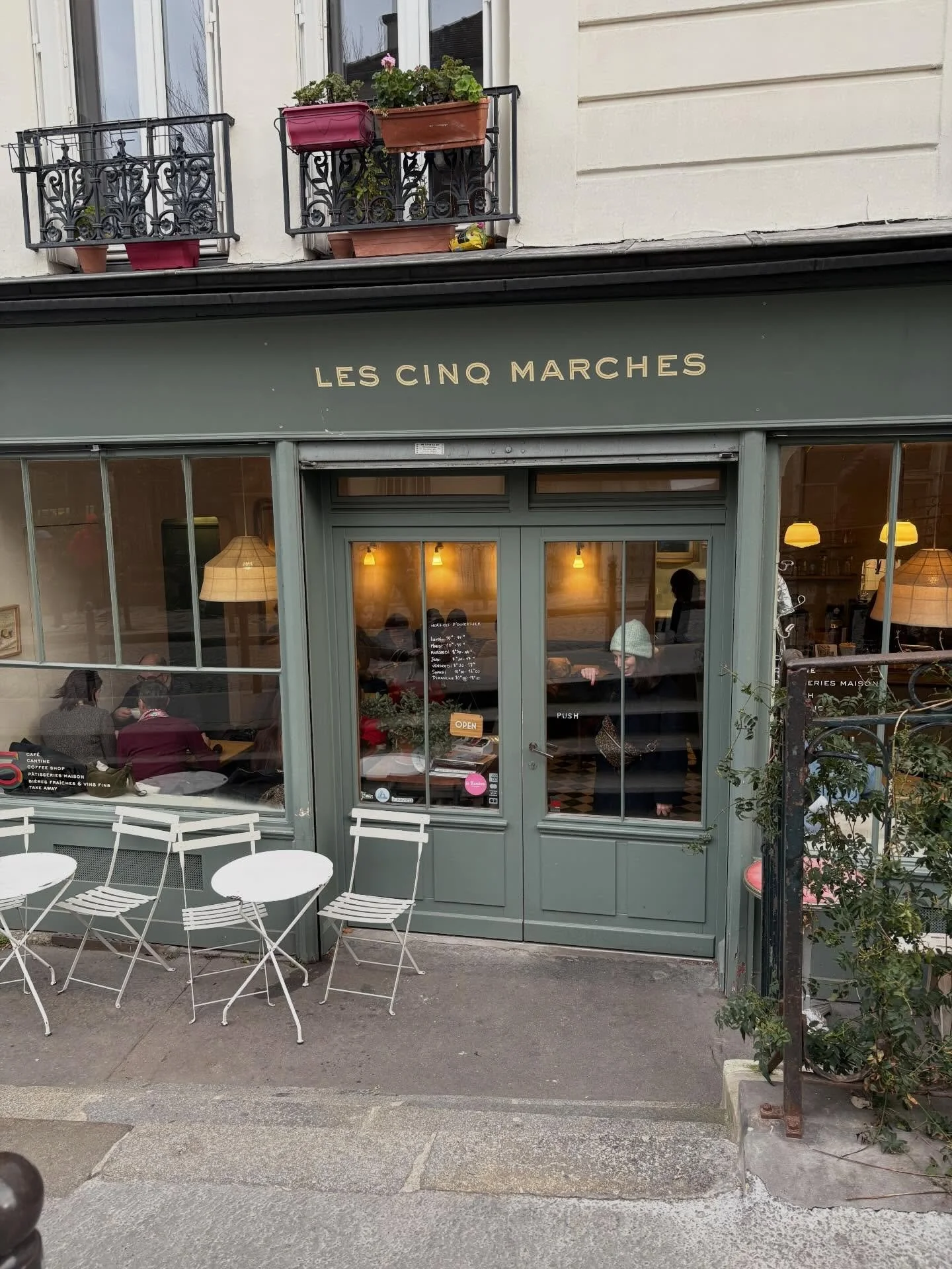 ☕️ 🥐 🇫🇷 

#typography #font #fontnerd #design #designinreallife #paris #coffee #coffeeshop #coffeevibes #pariscoffee #montmarte #montmatreparis