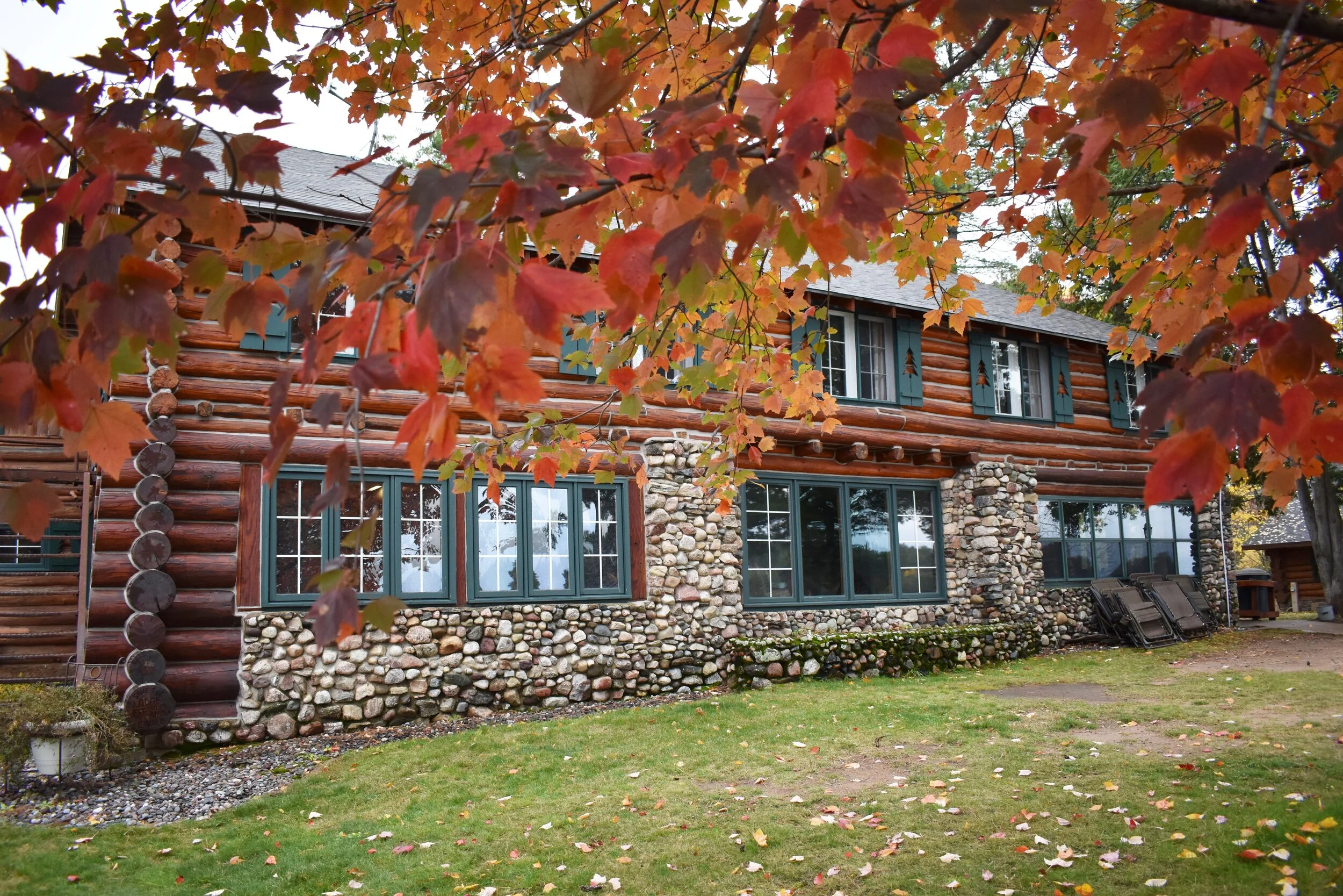 Whispering Pine Lodge