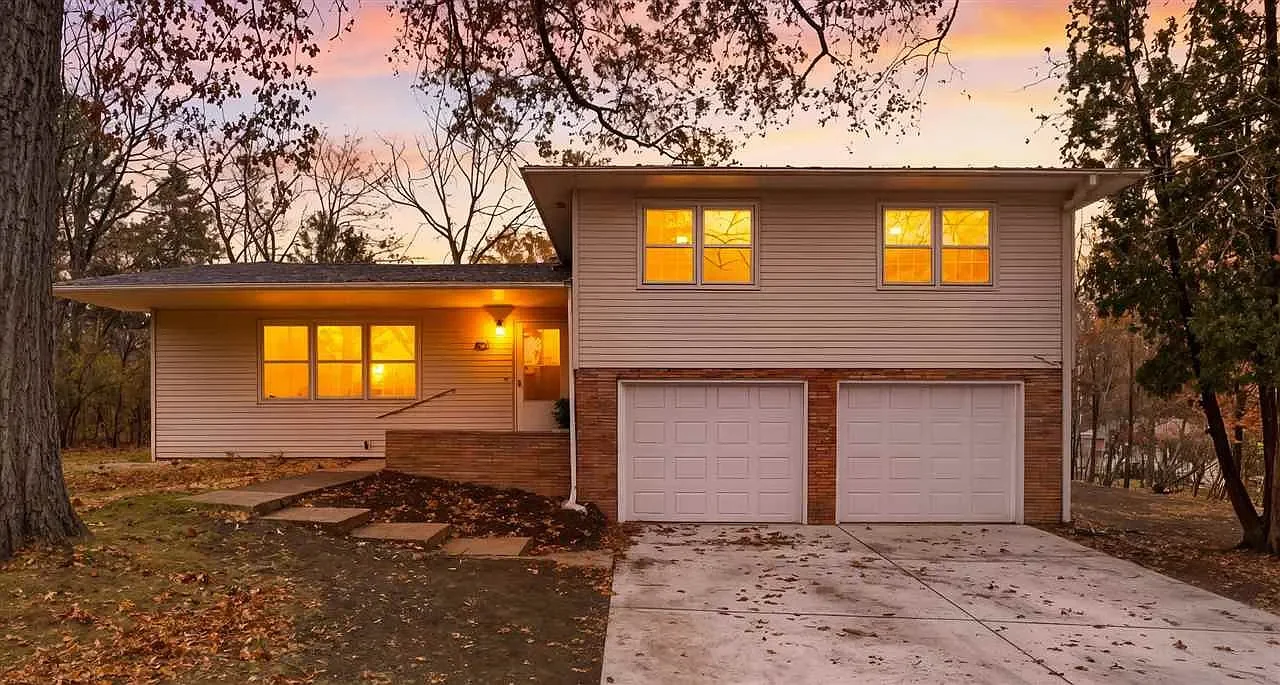 dd9f2aac3e034eeb7531efc34868f9ae-uncropped_scaled_within_1536_1152.webp