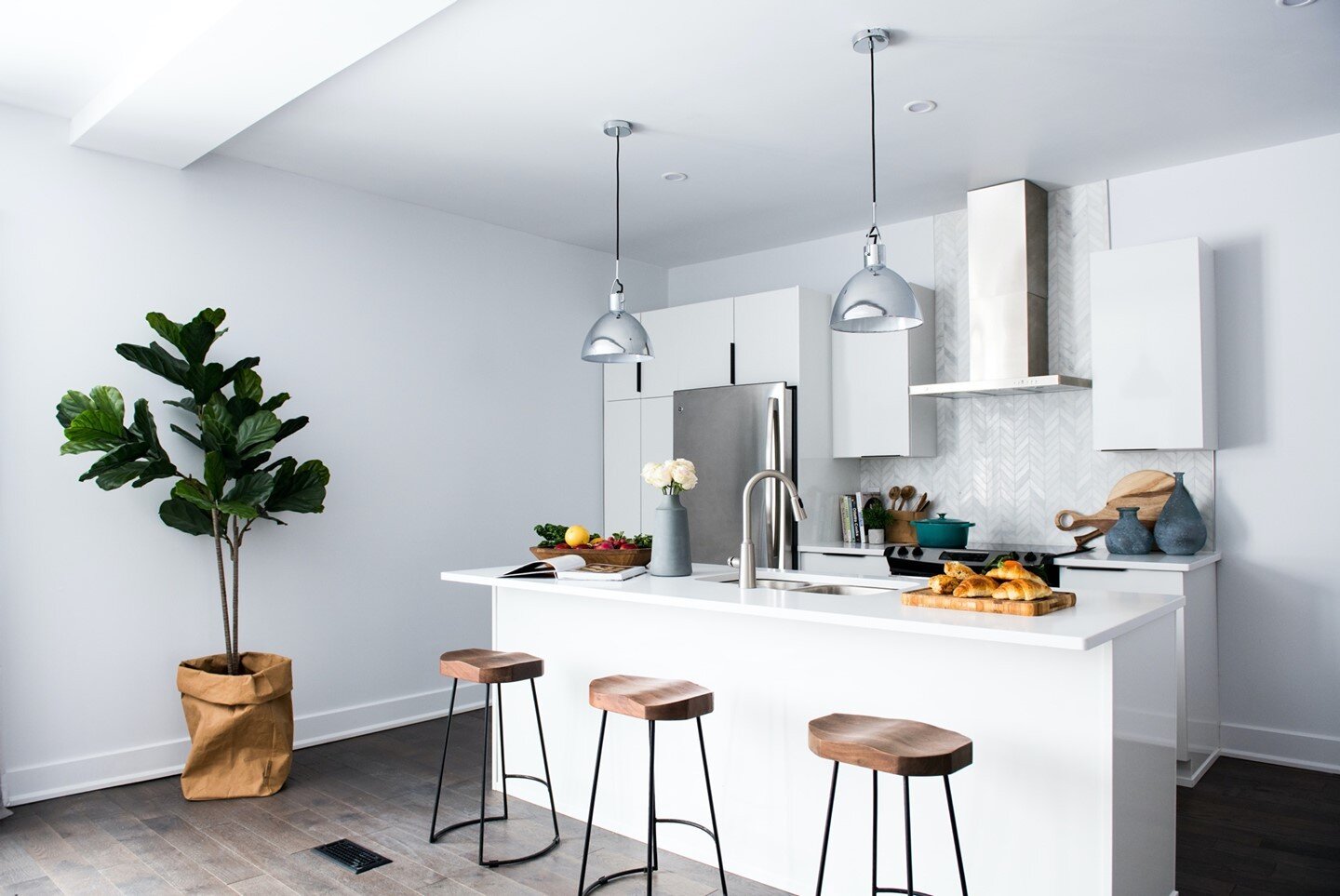 Talk about a dream kitchen!! 🤩⁠
⁠
I know one of the things I was most excited for when I purchased my first home was to finally have a fresh new kitchen that I could do what I want with. ⁠
⁠
After all, it's the room that most families end up spendin