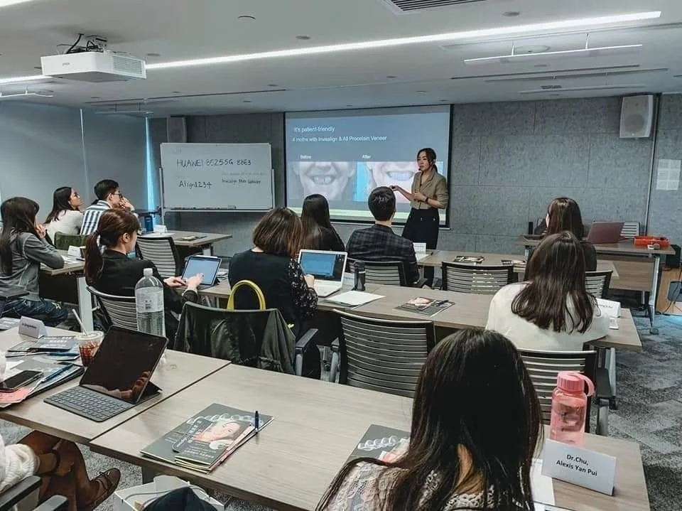 LINE_ALBUM_งานบรรยากาศจัดฟันใส_๒๒๐๕๒๔_0_0.jpg