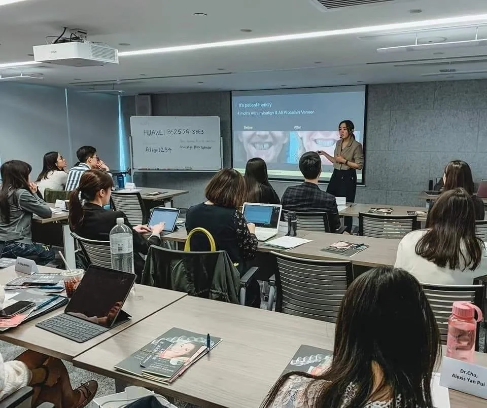 LINE_ALBUM_งานบรรยากาศจัดฟันใส_๒๒๐๕๒๔_1.jpg