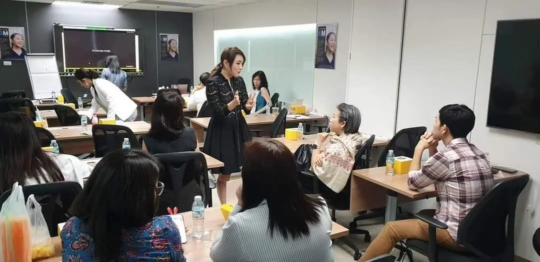 LINE_ALBUM_งานบรรยากาศจัดฟันใส_๒๒๐๕๒๔_2_0.jpg