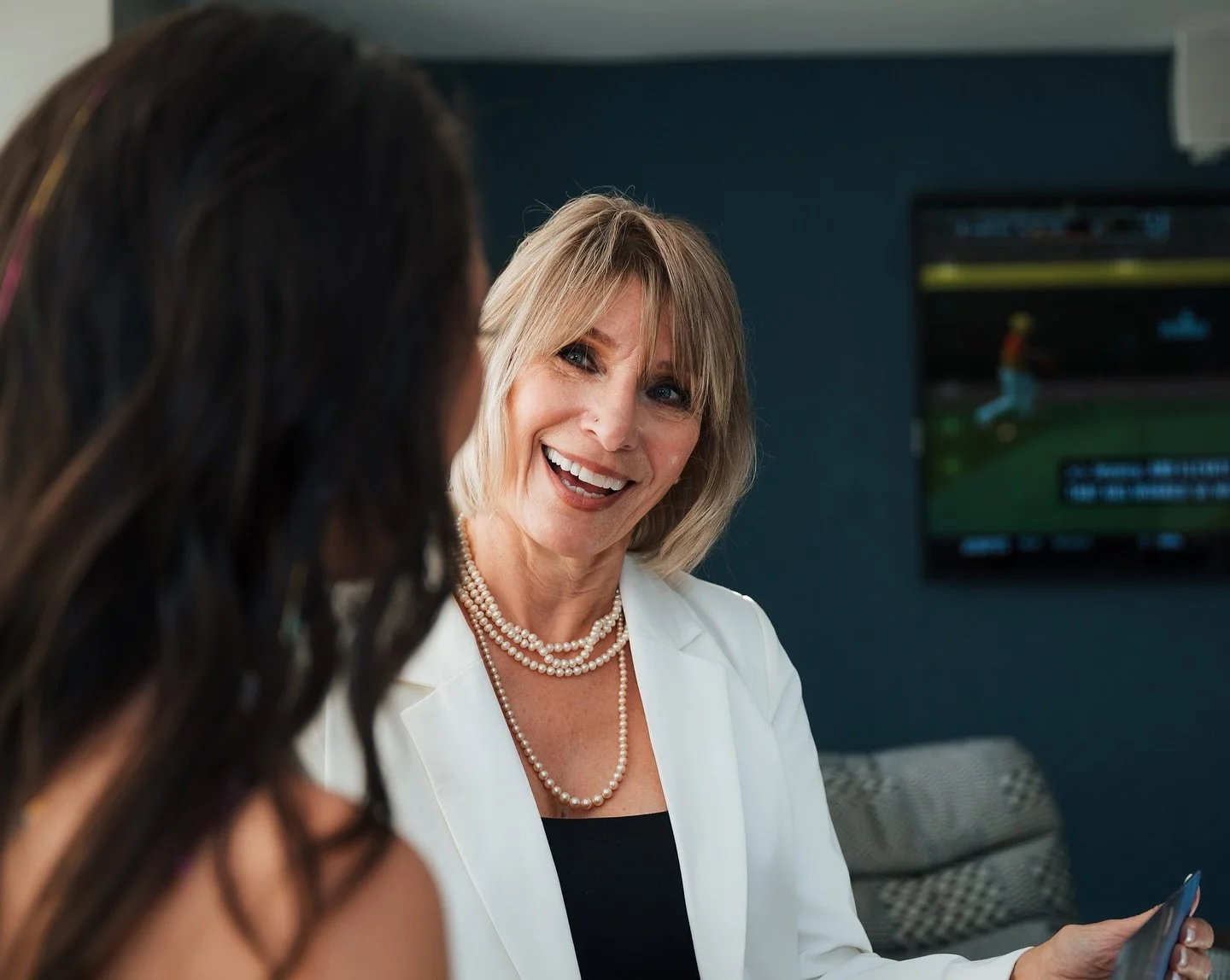 A few gorgeous shots of Realtor, Dawn, from my very first Content Day this month! 

The goal of each session will be to capture a mix of professional and lifestyle so you always have a few fresh options to inject your feed and marketing with new life