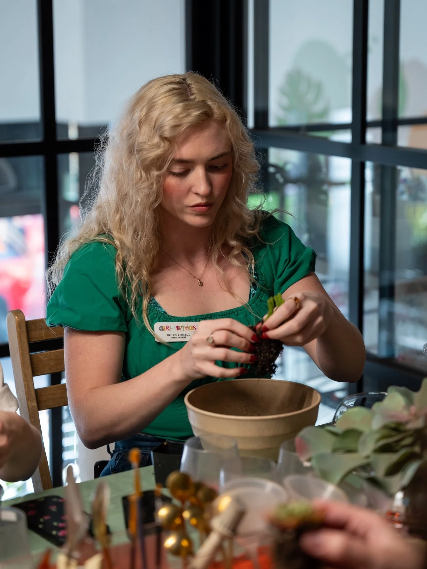 @girltivities.az x @jadeandcloveraz event last month! I loved the morning light in this fun and creative shop. The girls&rsquo; plant activity was too cute!
.
.
.
#azphotographer #brandphotography #eventphotographer #succulents_only
