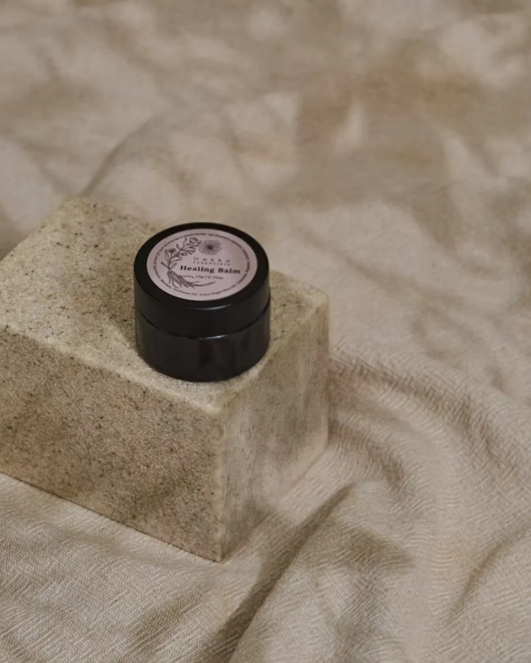Healing balm ~ available now! 🤍

This is a beautiful balm created by my lovely friend Yuzuko that I am now stocking and have available to purchase through my clinic. 

It is a restorative, multi-purpose balm that is made in small batches locally and