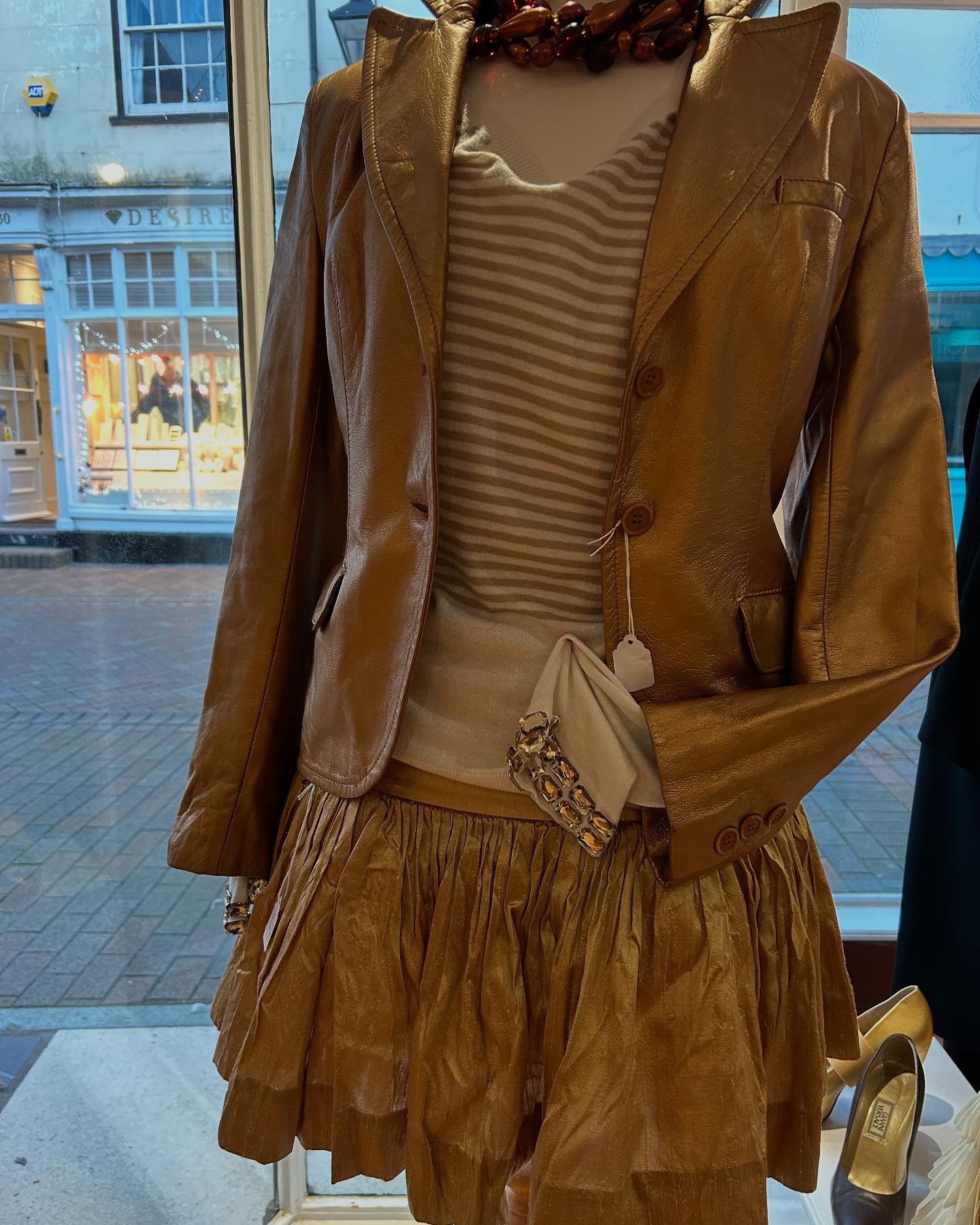 Gold is the colour for a fun night out