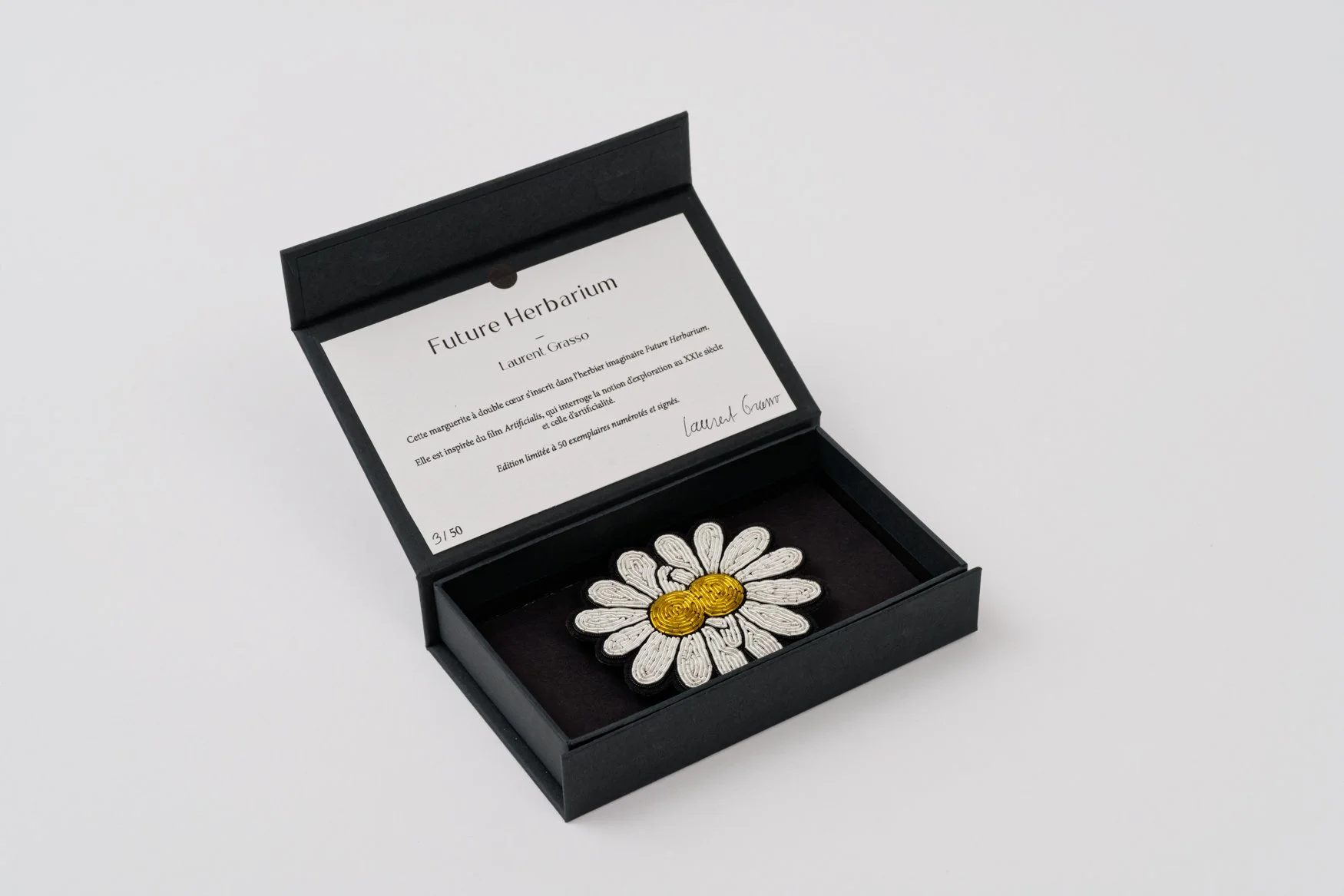 Future Herbarium  – Daisy Brooch
