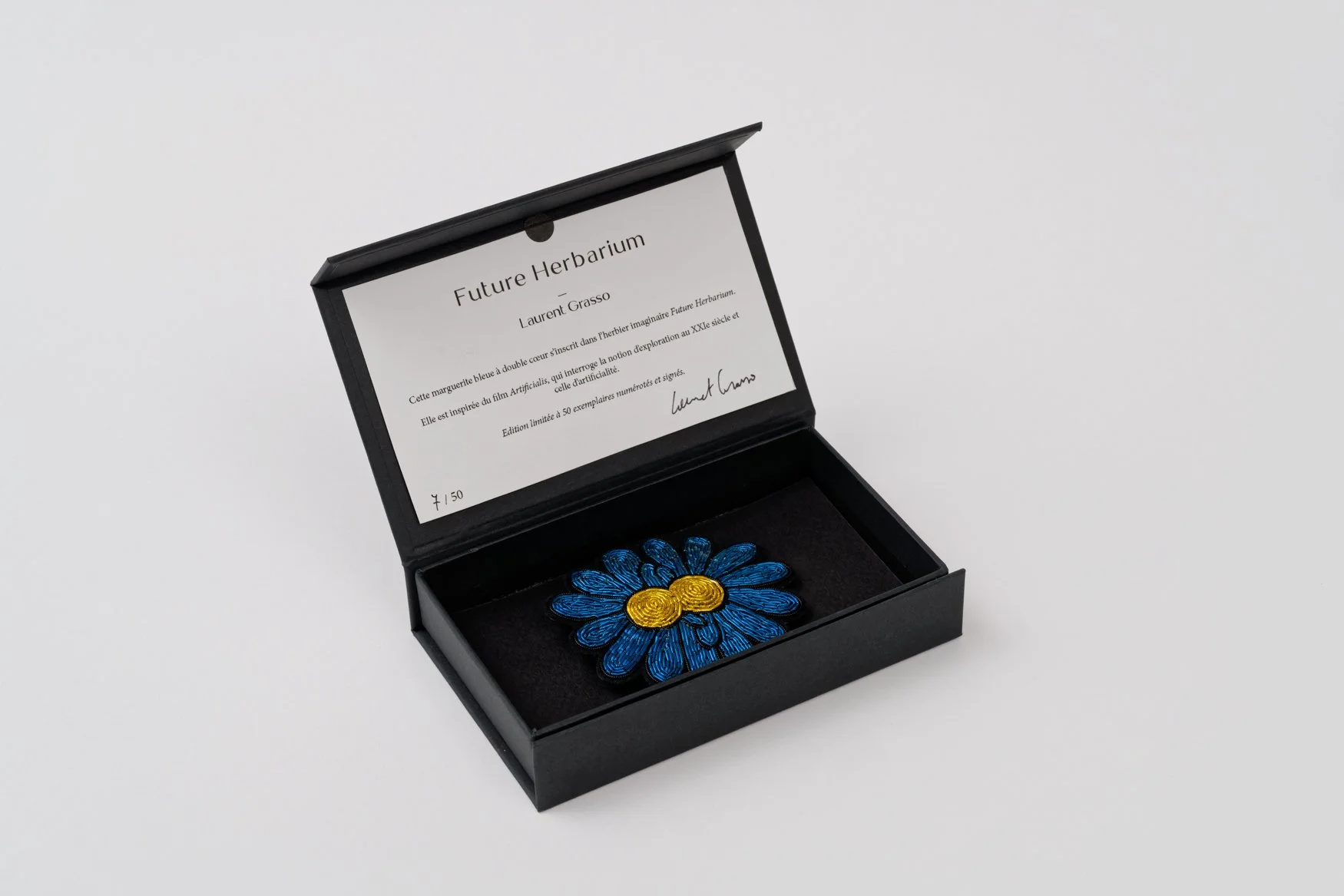 Future Herbarium – Blue Daisy Brooch