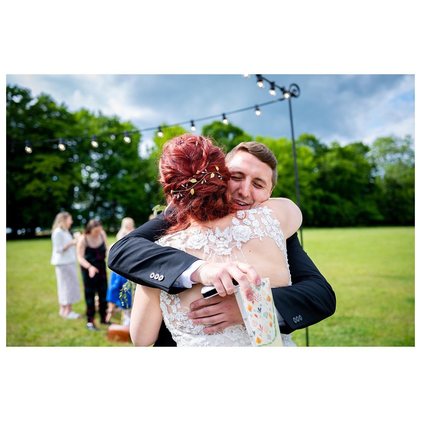 Some of my favourite photos from Annie and Sean&rsquo;s Wedding back in May. I absolutely loved creating this updo on Annie she had the perfect hair for the style. 

📸 @lizaomalleyphotography

#sussexwedding #outsidewedding #bohoweddinghair #wedding