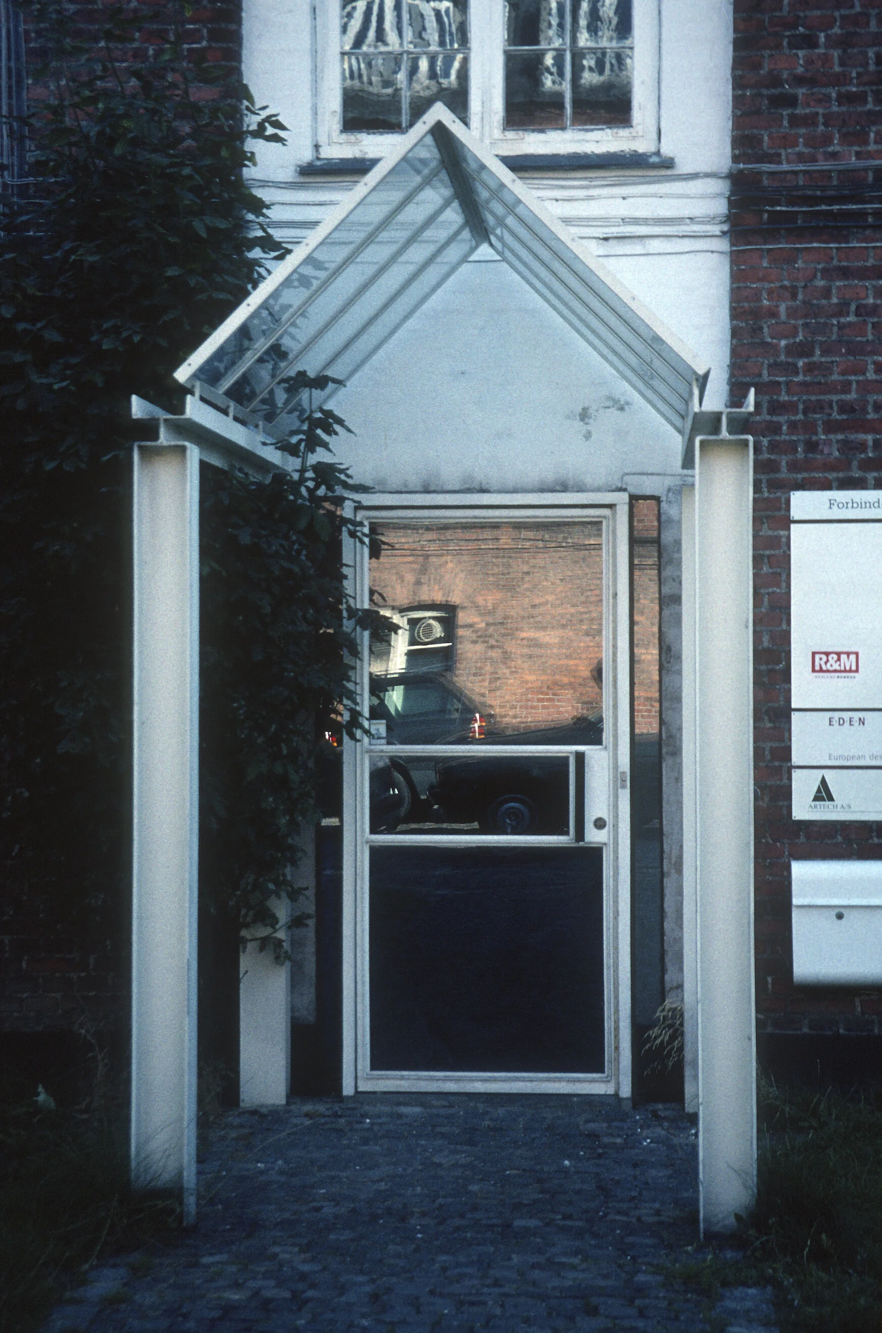 Mainentry.jpg