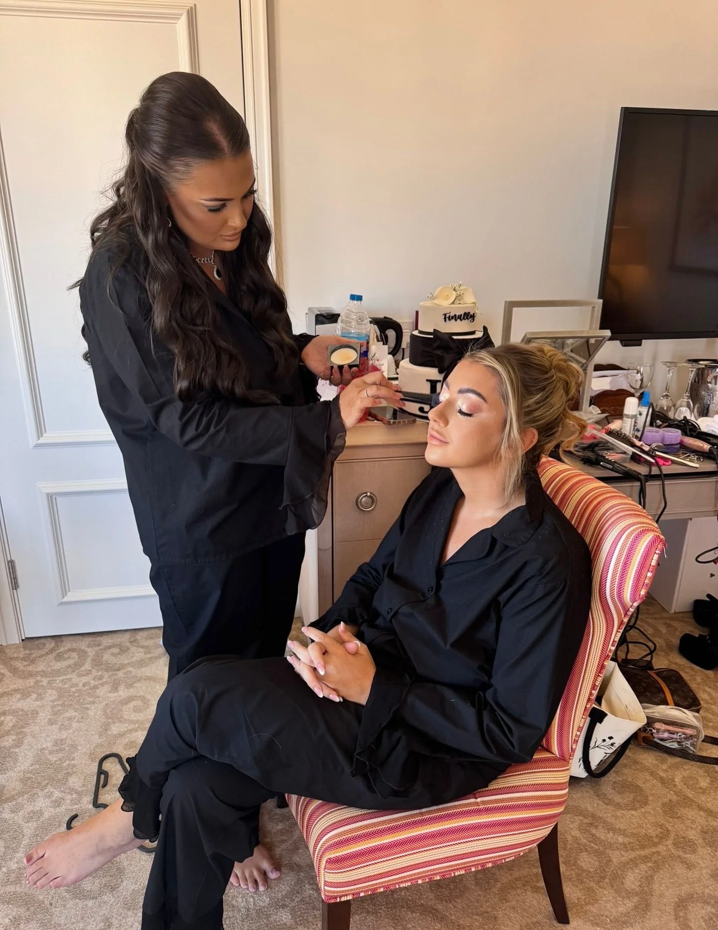 Commitment to the cause! Keeping those pyjamas on in front of ring lights and 30 degree heat ☀️ 

#mua #makeupartist #cypruswedding