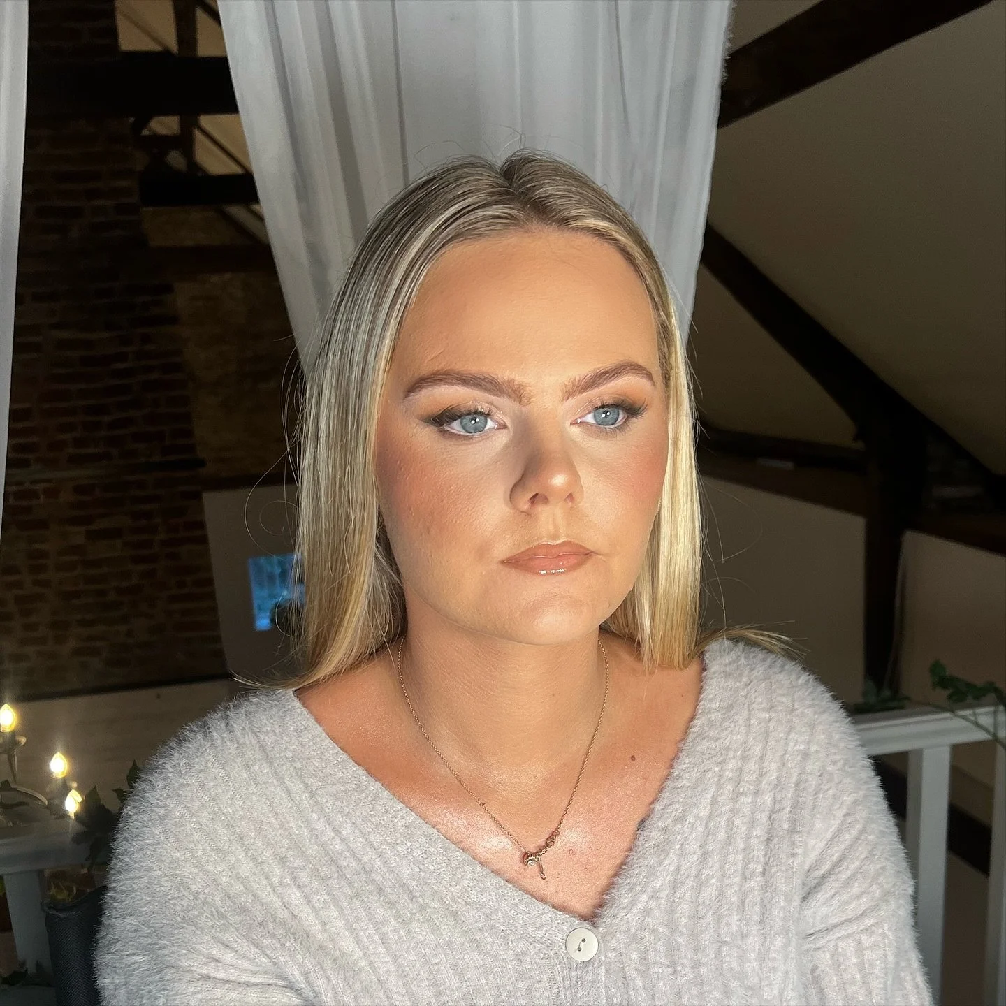 A full glam moment for a gorgeous wedding guest. With an autumnal theme we wanted a look that kept with the warm tones with an added smokey liner 🔥 

Also, it&rsquo;s basically Christmas so glitter is a must?!

#MUA #MakeupArtist #MUANorfolk #MUAKin