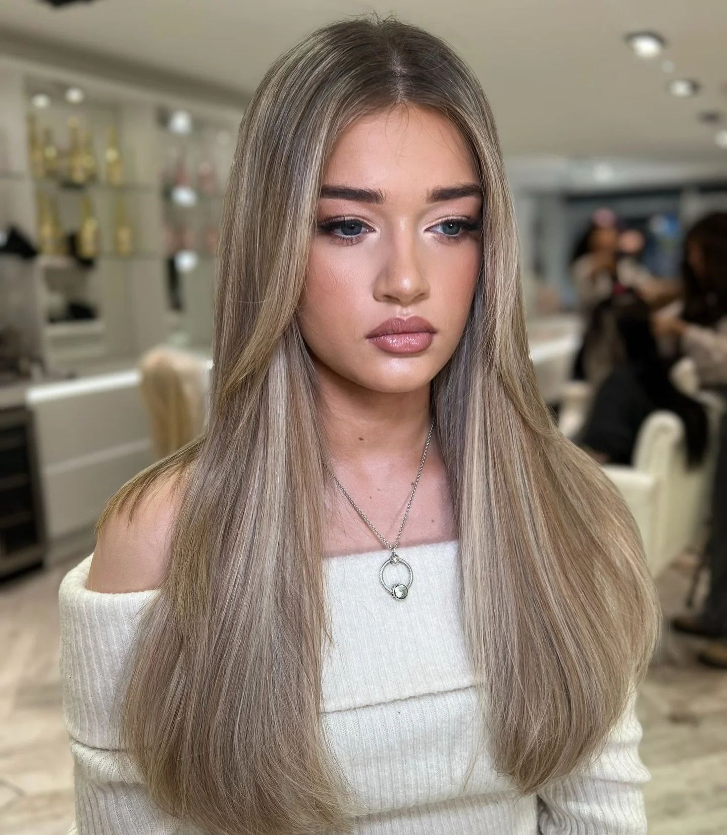 Because this angel needs a halo 😇 Makeup and @secrethairuk Halo Hair Extensions for this beauty 💫

#NorfolkMUA #NorfolkMakeupArtist #Hair&amp;Makeup