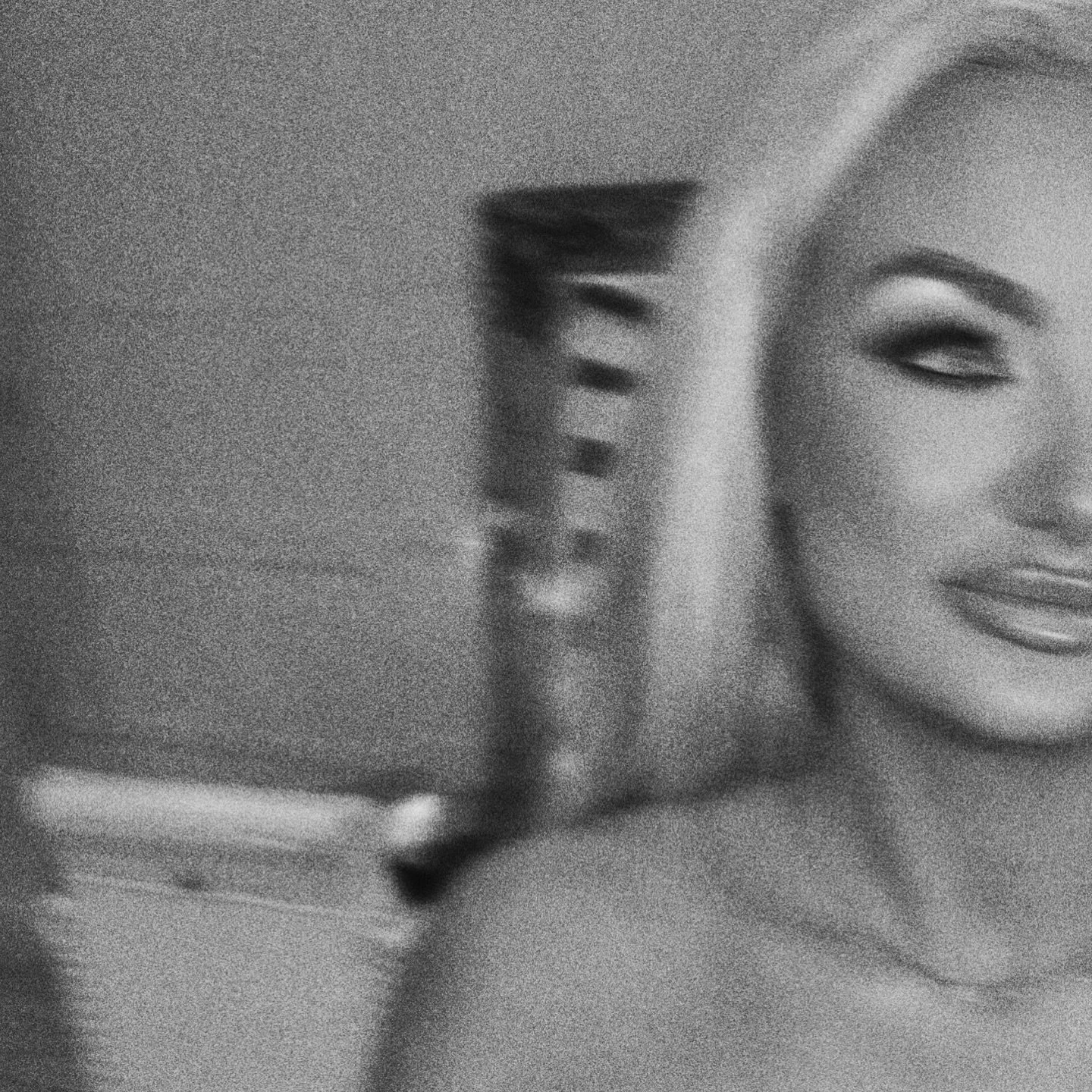 Glam is back! ✨

Iconic Pammy Anderson glam making those eye pop 👀 

Using:
@fynecosmetics Shadow Palette
@tatti_lashes Invisi Lashes
@jordanaticiacosmetics Twinkle Stick
@nyxcosmetics_uk The Brow Glue
@narsissist Natural Radiant Longwear
@bperfectc