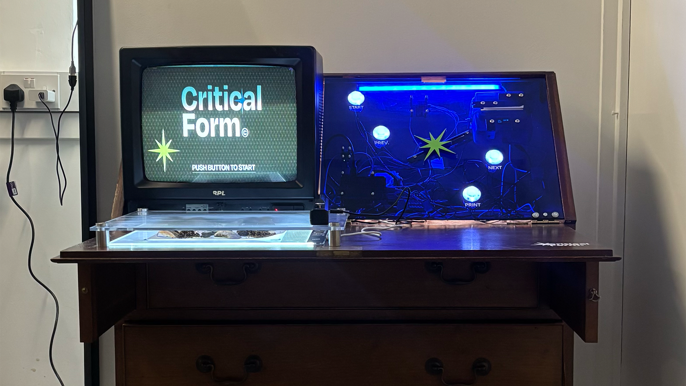 The retrofitted bureau which participants use to generate their design.