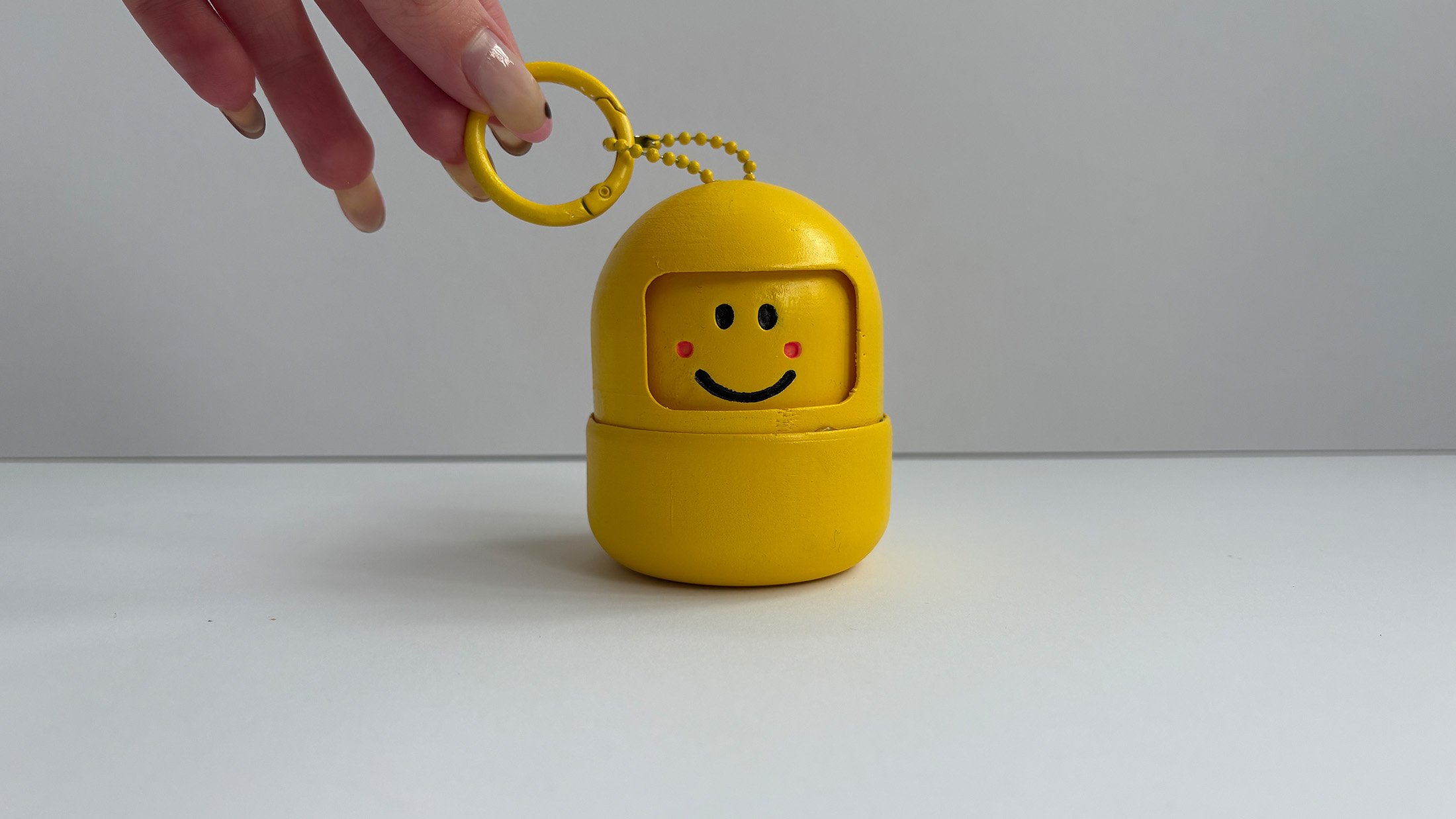 The keyrings are detachable to allow you to display Meep wherever you are.