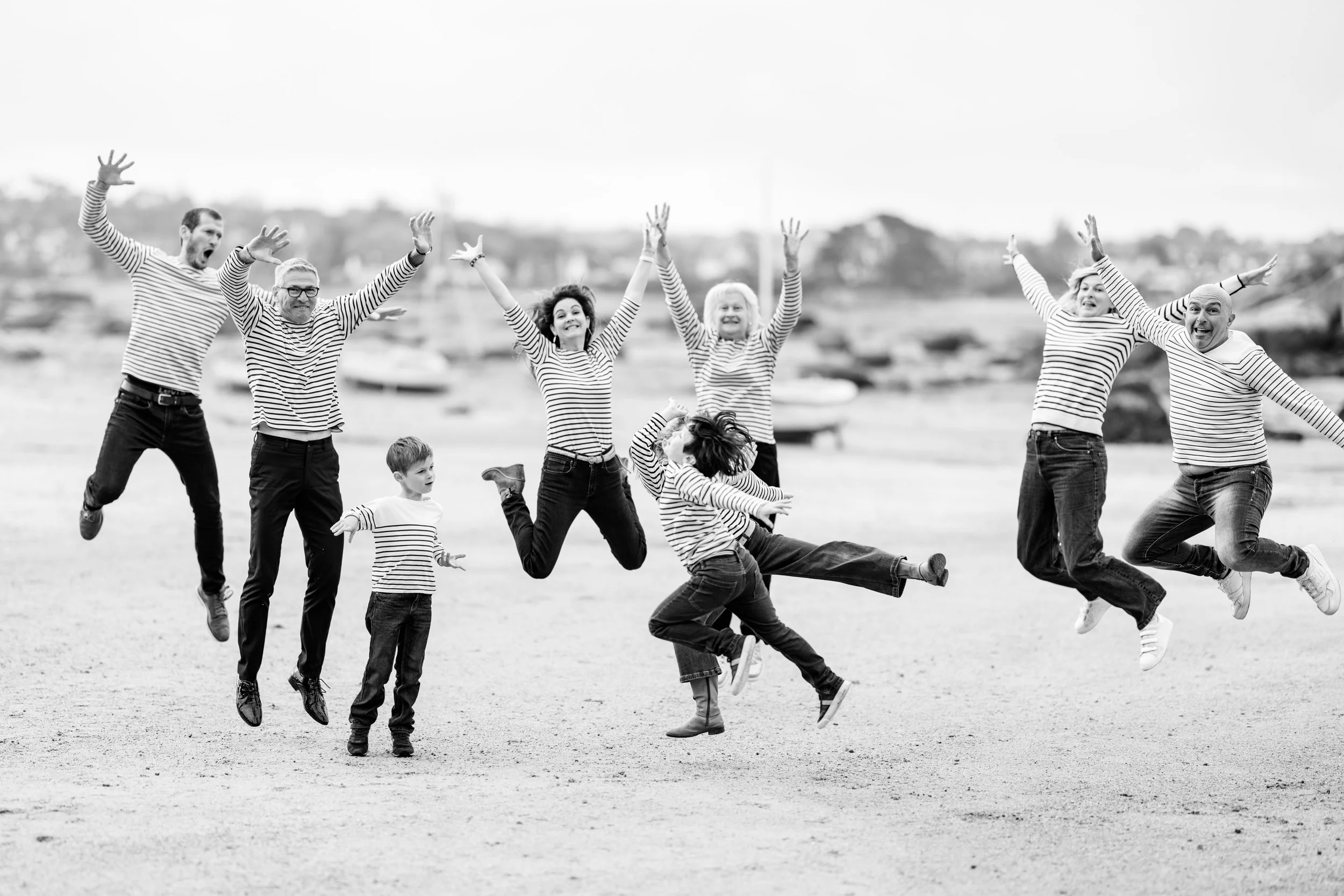 séance photo famille baie de Sainte Anne à Trégastel