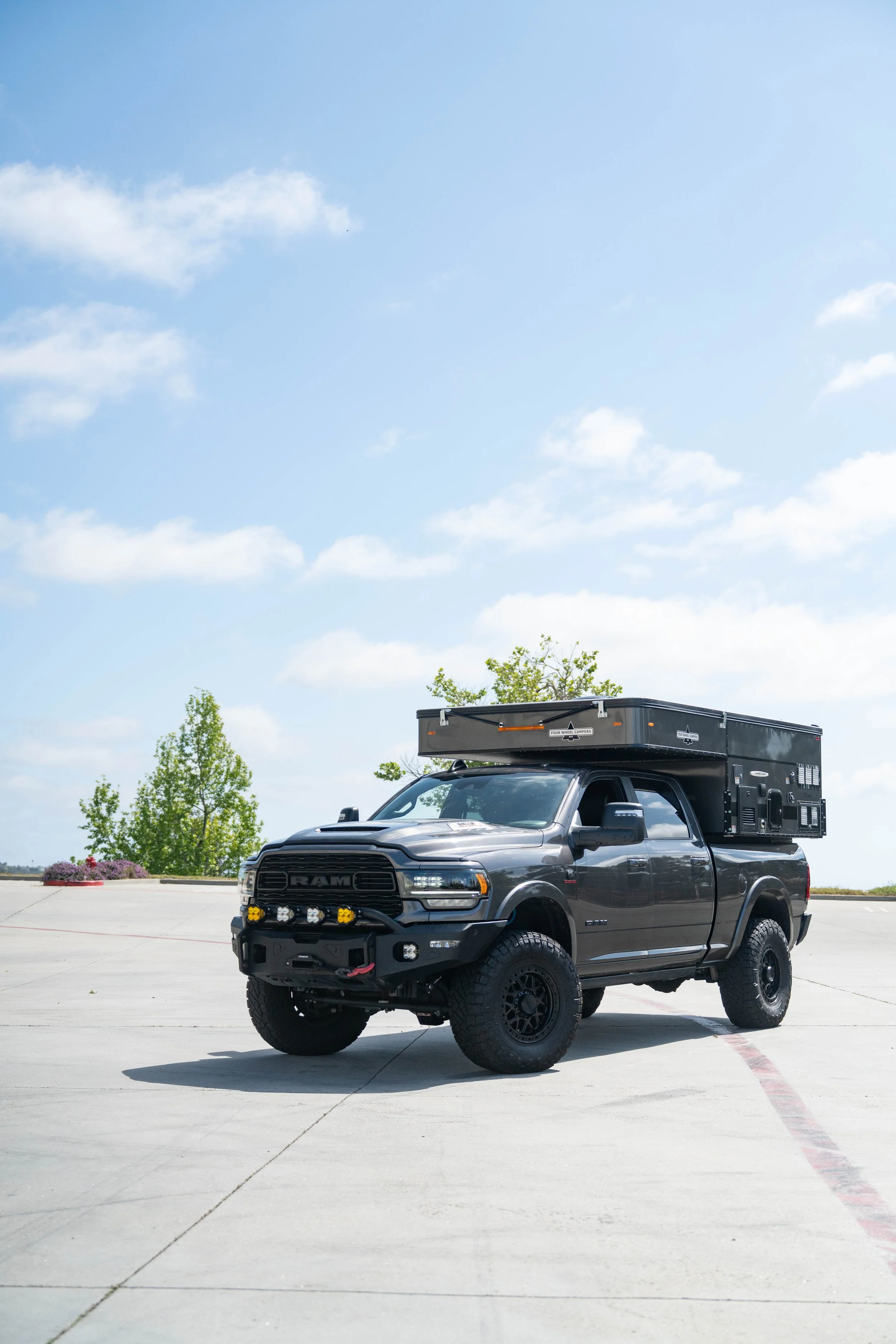 Ram 2500 w/ Four Wheel Camper