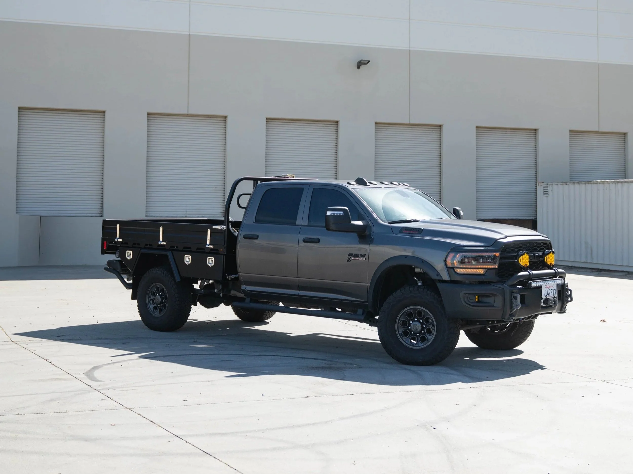 2023 Ram 3500 w/ a SET Tray